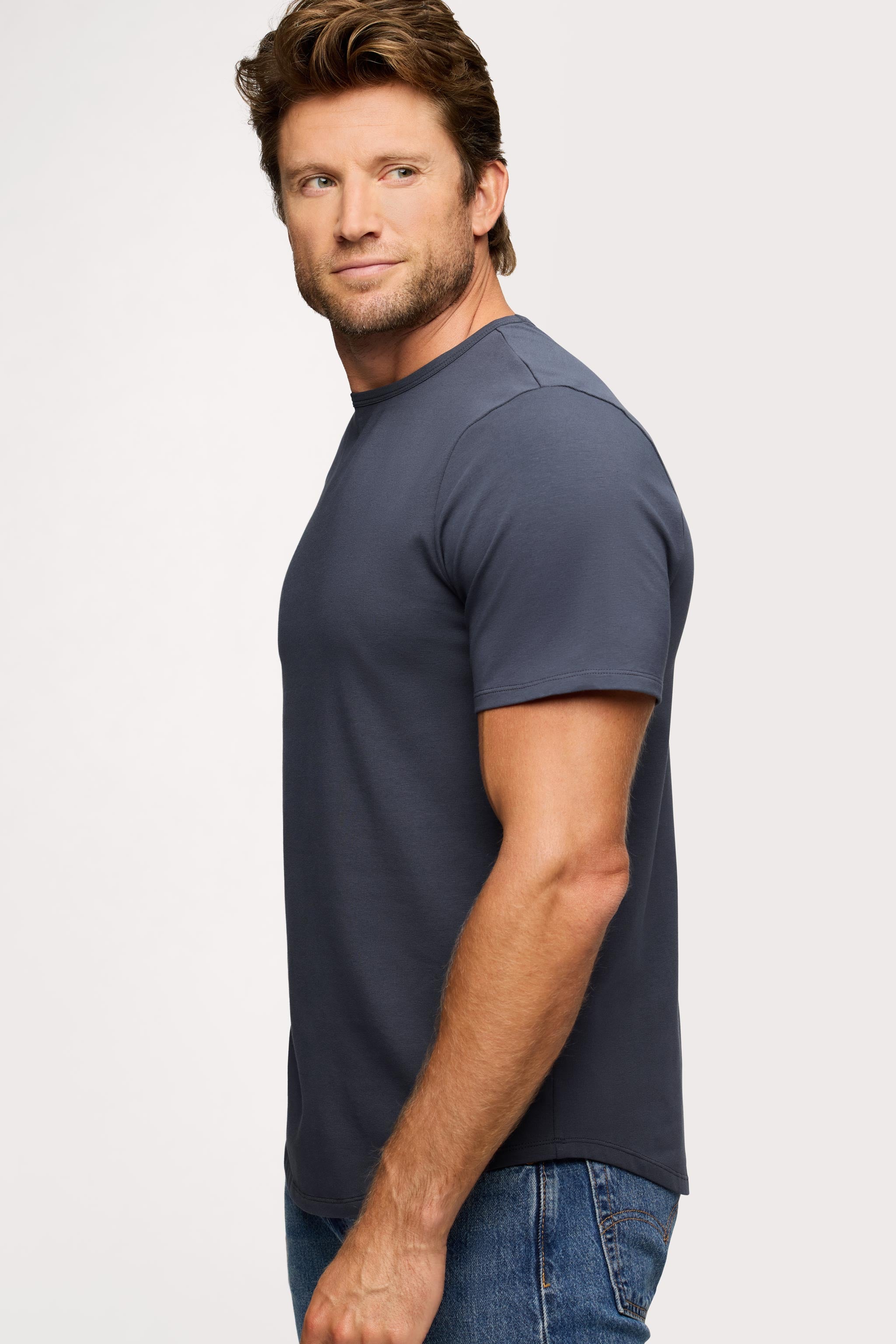 Men's Short Sleeve Curved Hem Tee