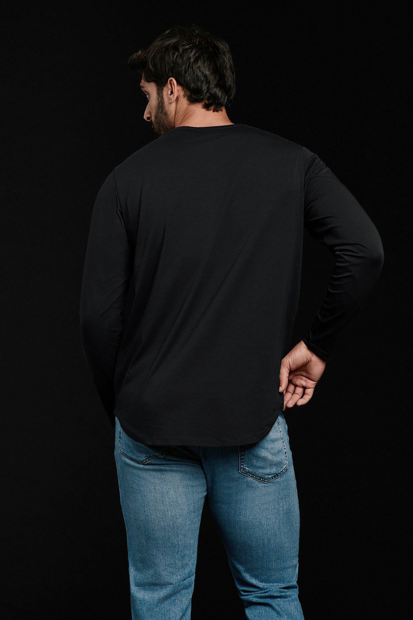 Men's Long Sleeve Curved Hem T-Shirt | Black