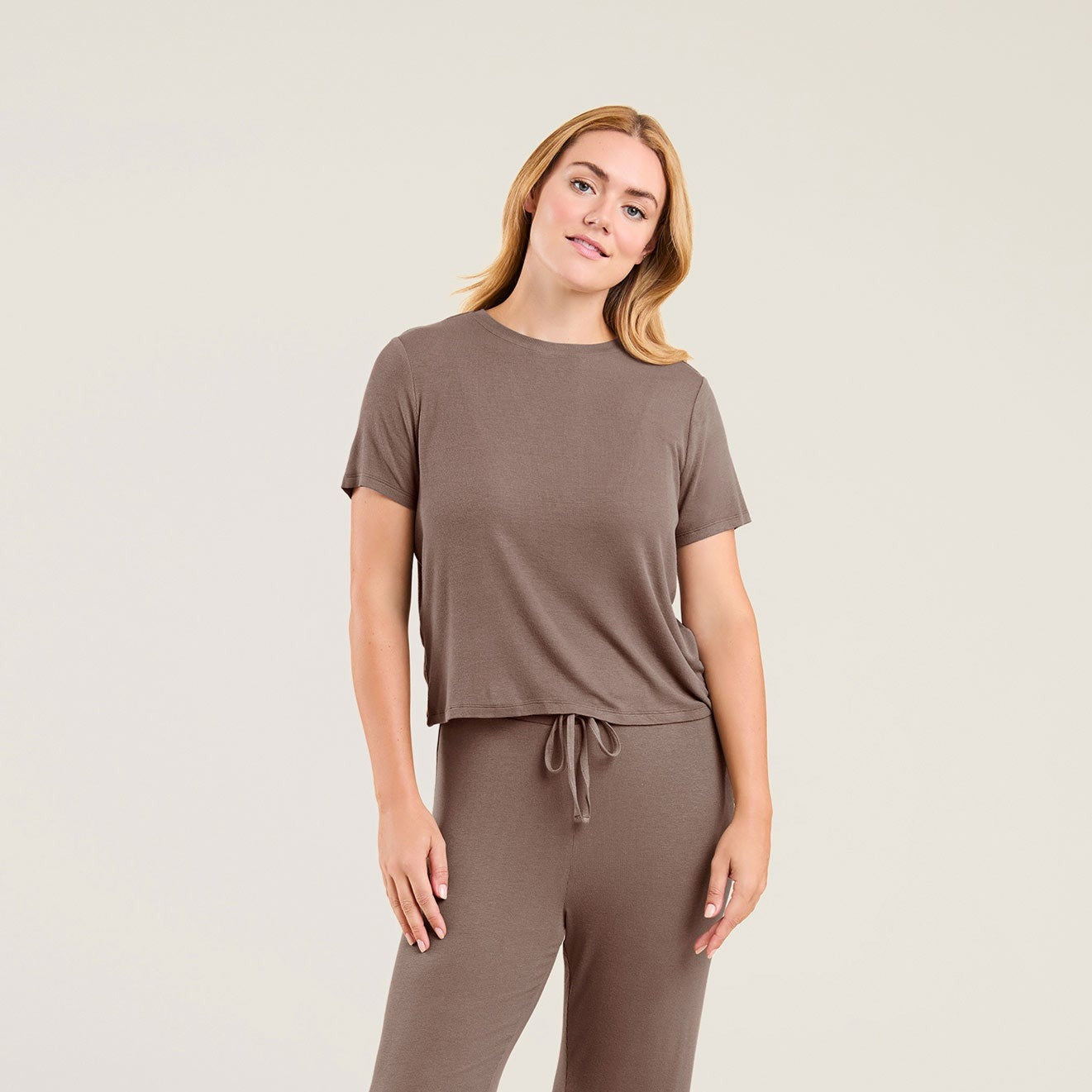 http://www.nuuds.com/cdn/shop/files/NUD596_WS-074-075_Ribbed-Pajama-Set_Mocha_OF_Full_Front_1.jpg?v=1702932063