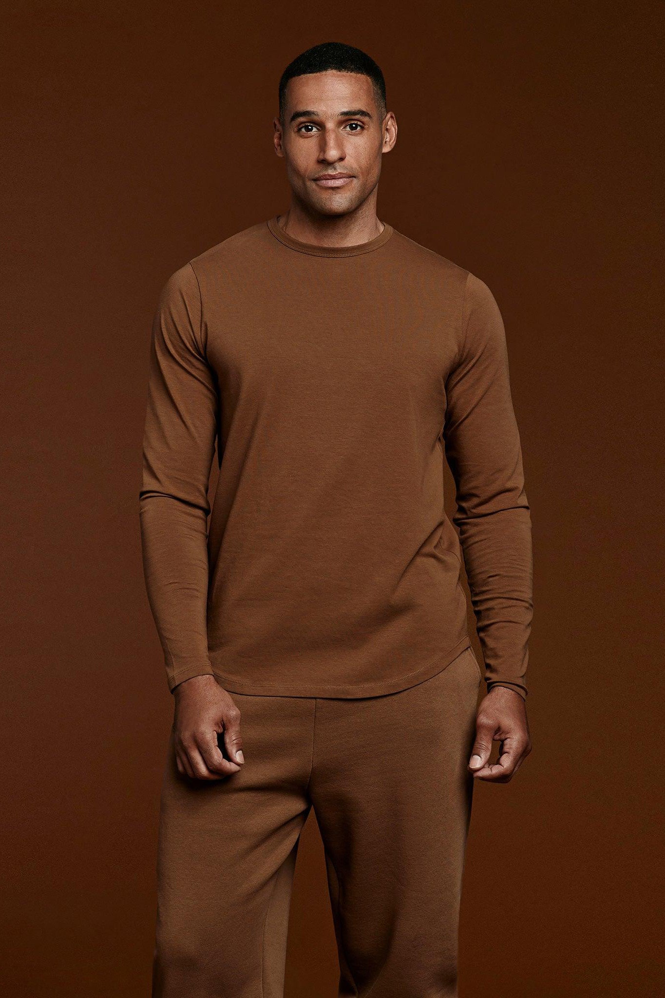 Men's Long Sleeve Curved Hem T-Shirt | Chocolate