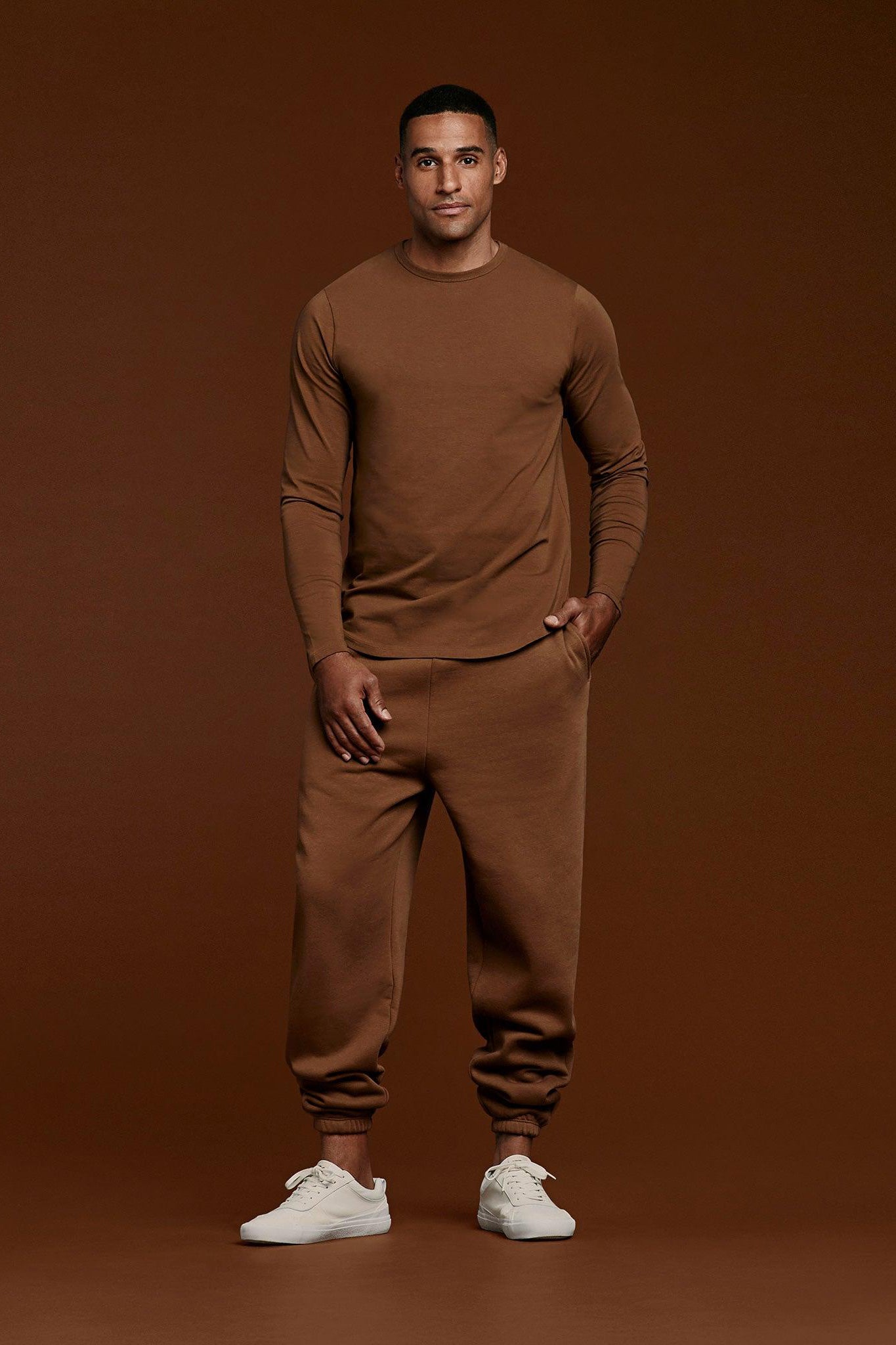 Men's Long Sleeve Curved Hem T-Shirt | Chocolate