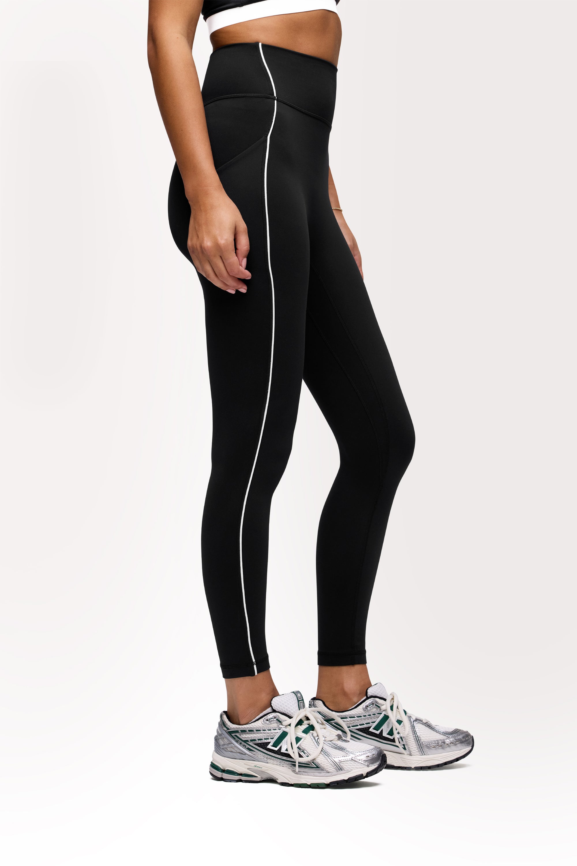 Motion Piped Legging with Pocket