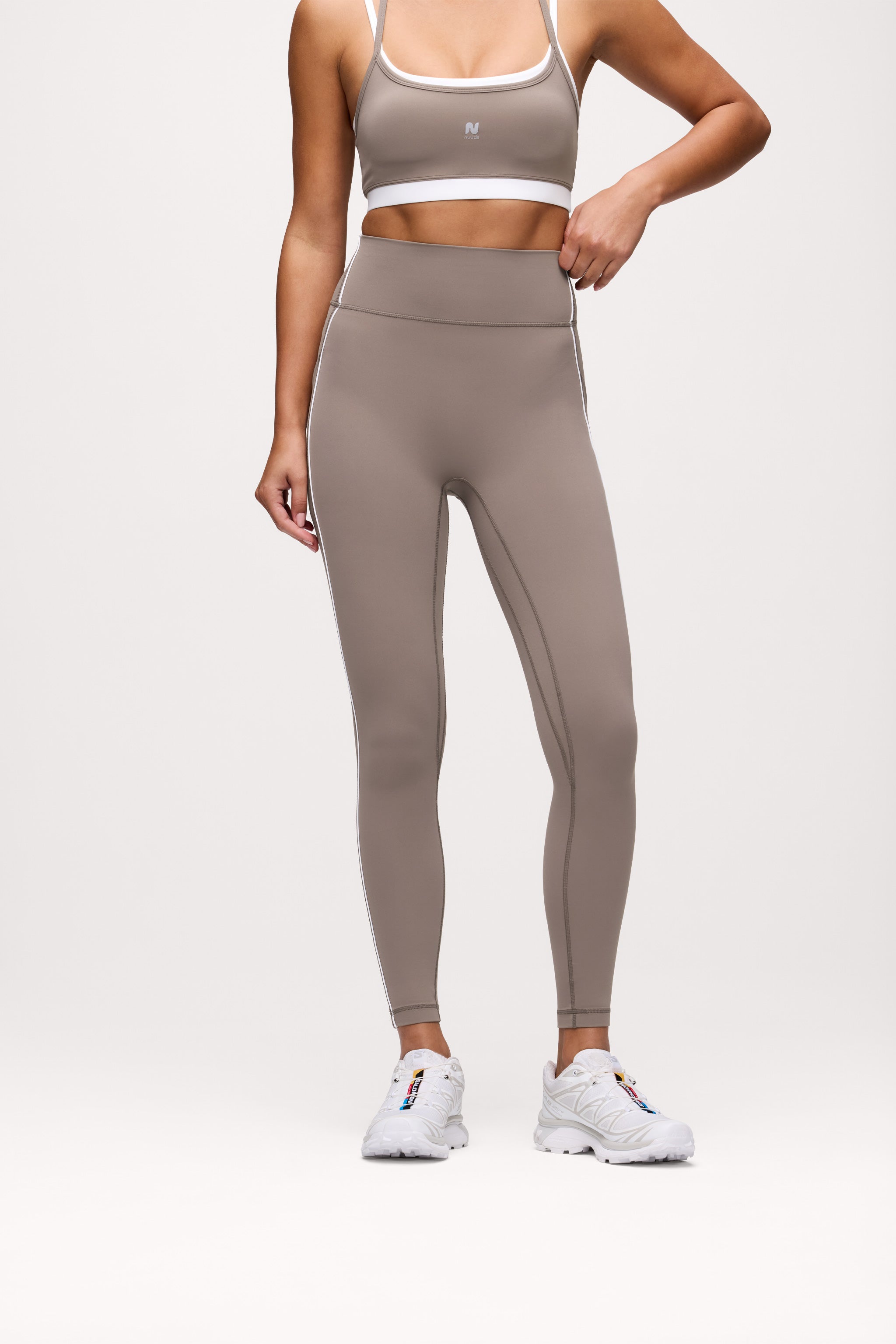 Motion Piped Legging with Pocket | Cocoa