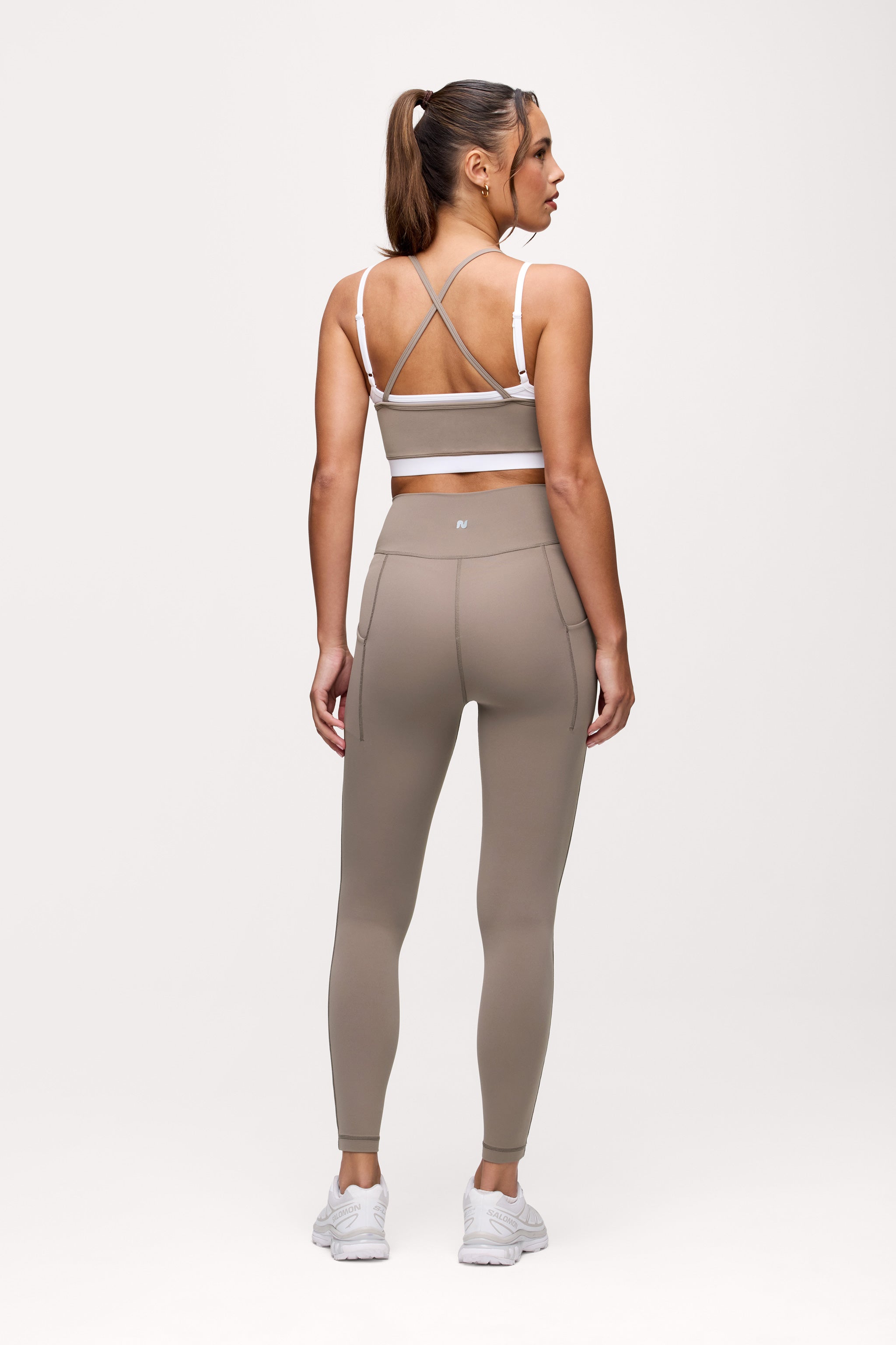 Motion Piped Legging with Pocket | Cocoa
