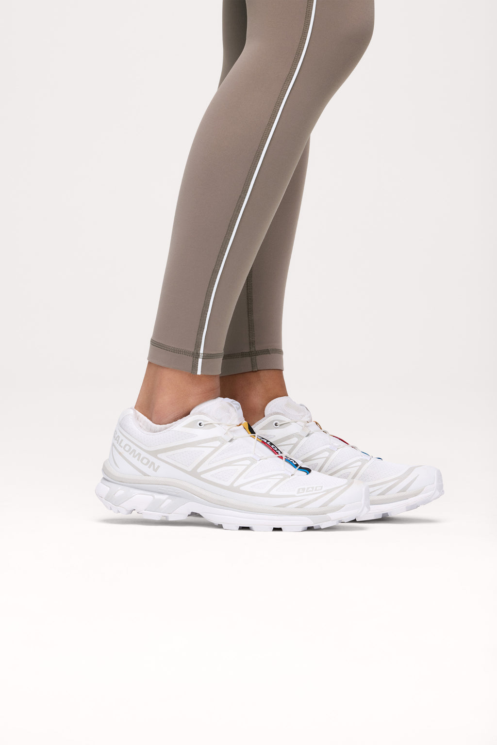 Motion Piped Legging with Pocket | Cocoa