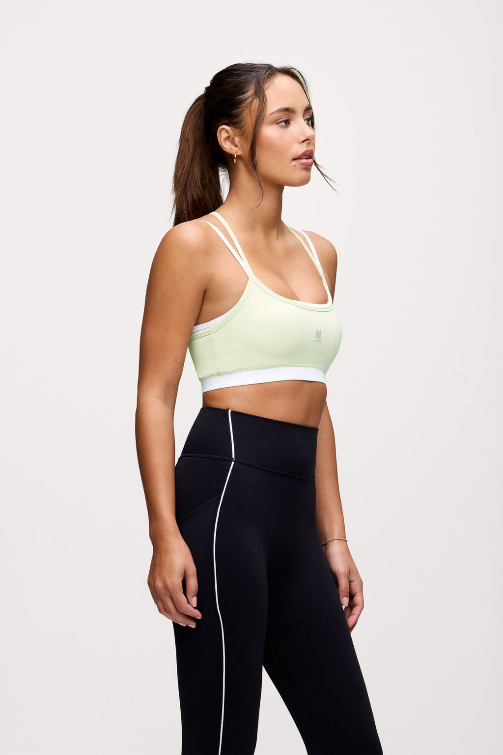 nuuds motion contrast layering bra sports bra pilates outfit padded yoga bra