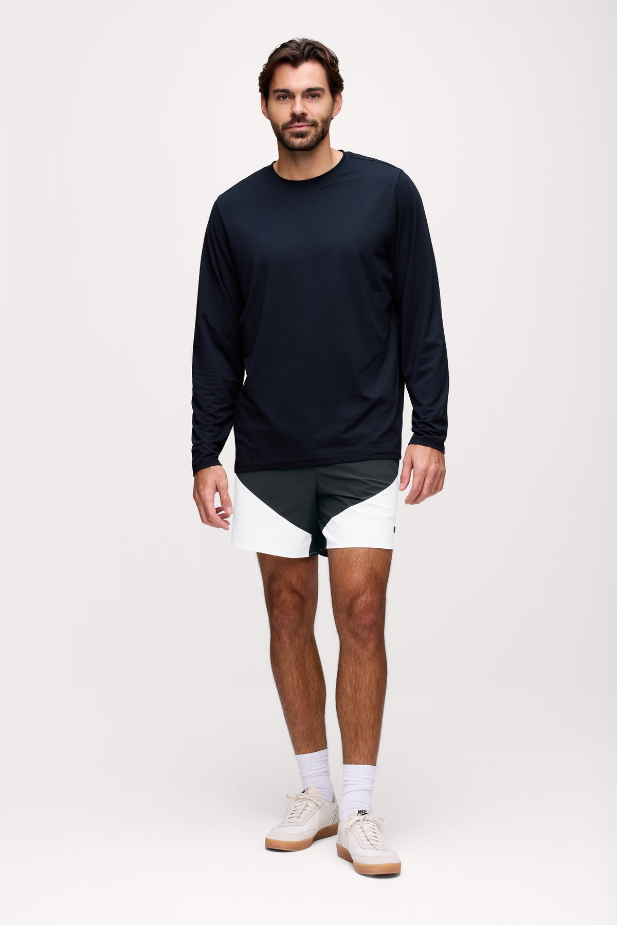 Color:White | Contrast Panel Refine Short