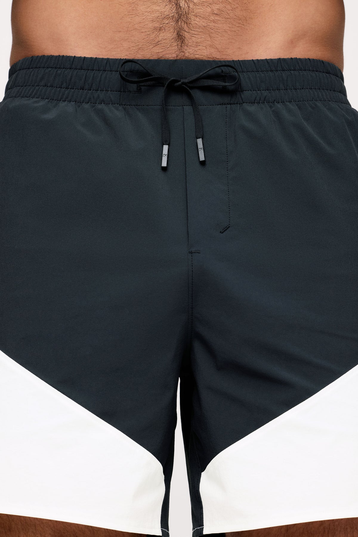 Color:White | Contrast Panel Refine Short