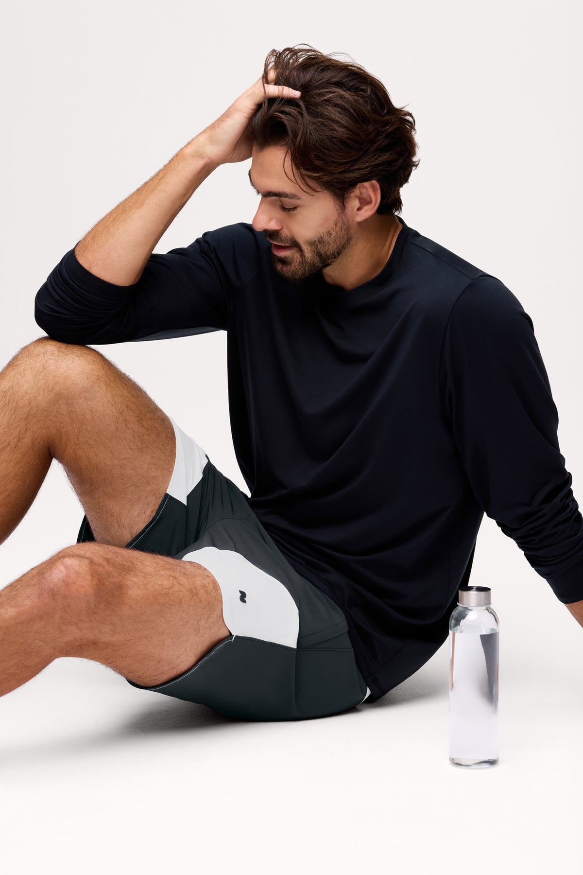Color:White | Contrast Panel Refine Short