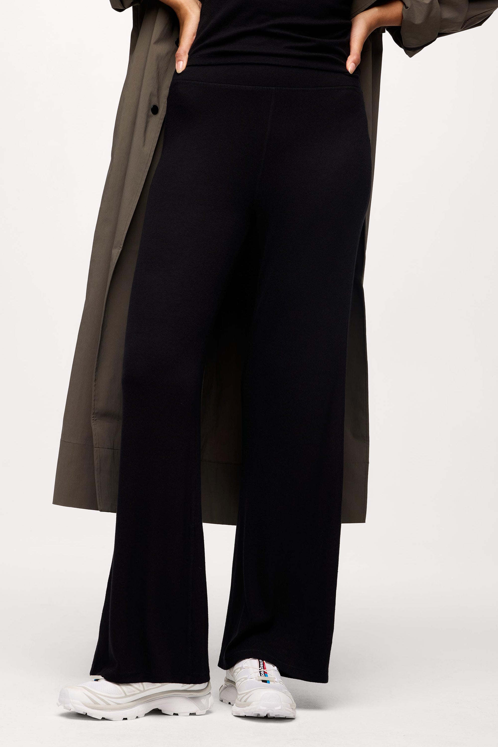 Slinky Rib Streamline Pant | Black