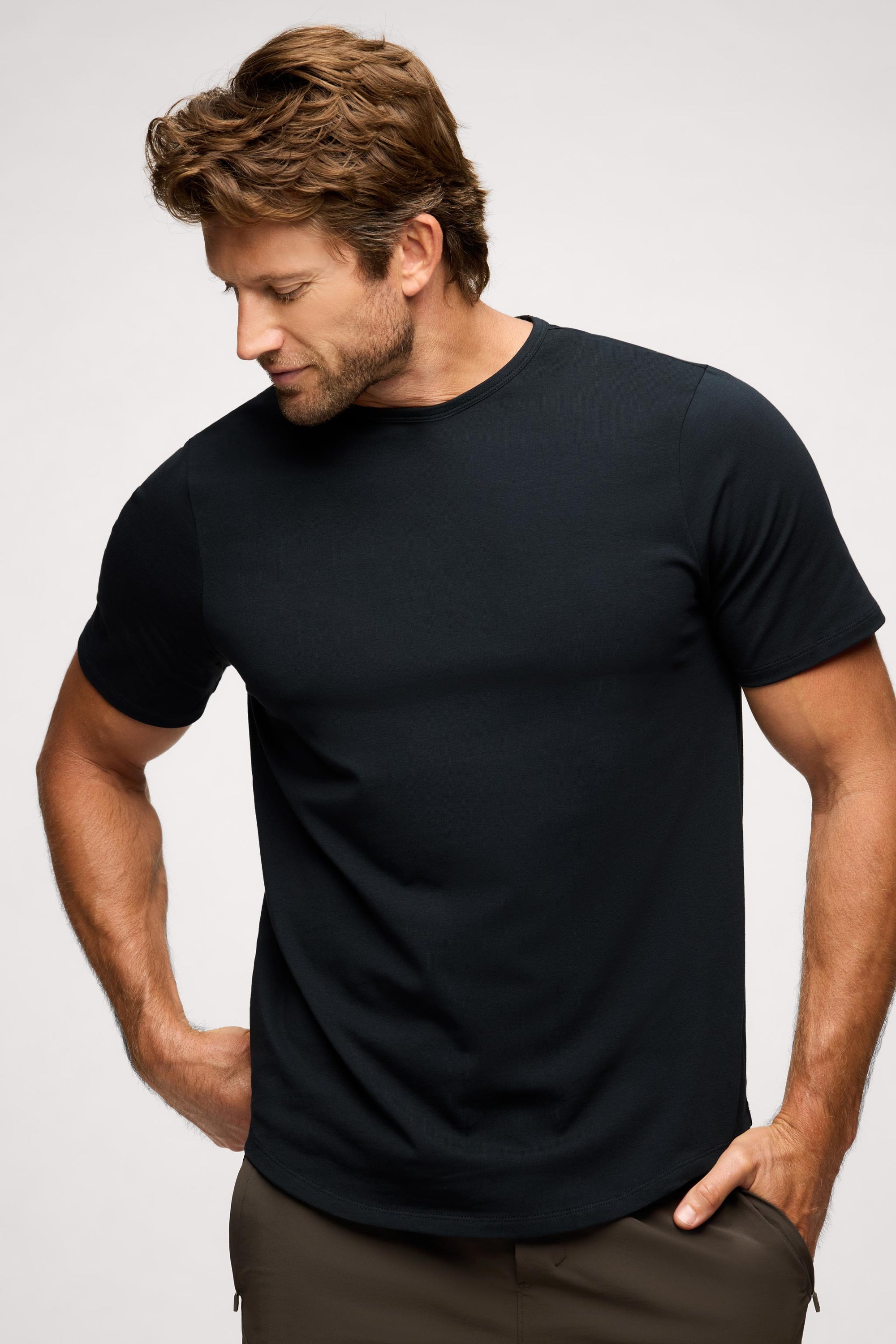 Men's Short Sleeve Curved Hem Tee