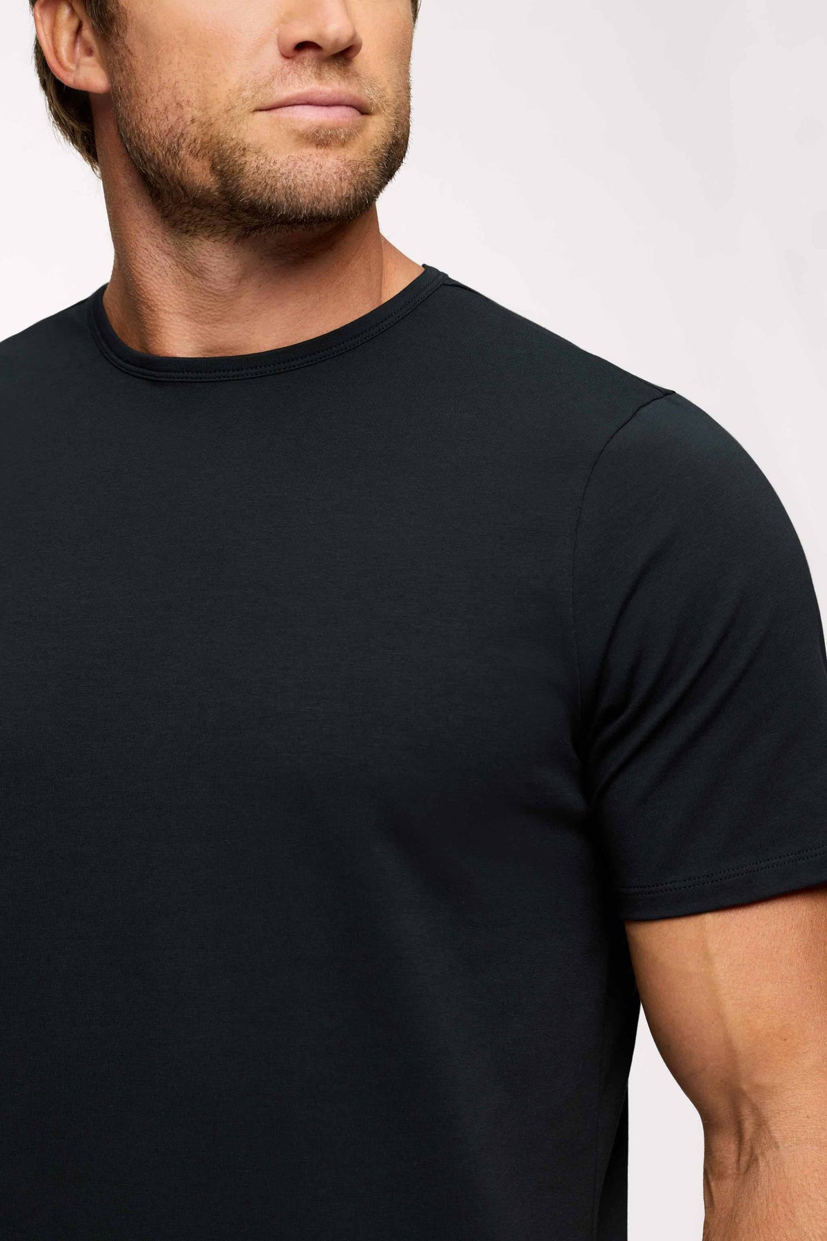 Color:Black | Men's Short Sleeve Curved Hem Tee