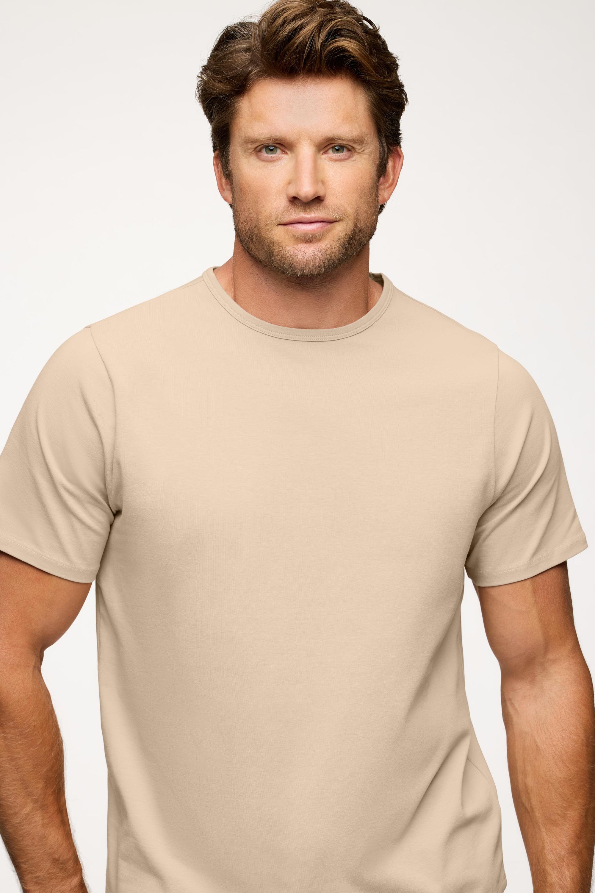Men's Short Sleeve Curved Hem Tee