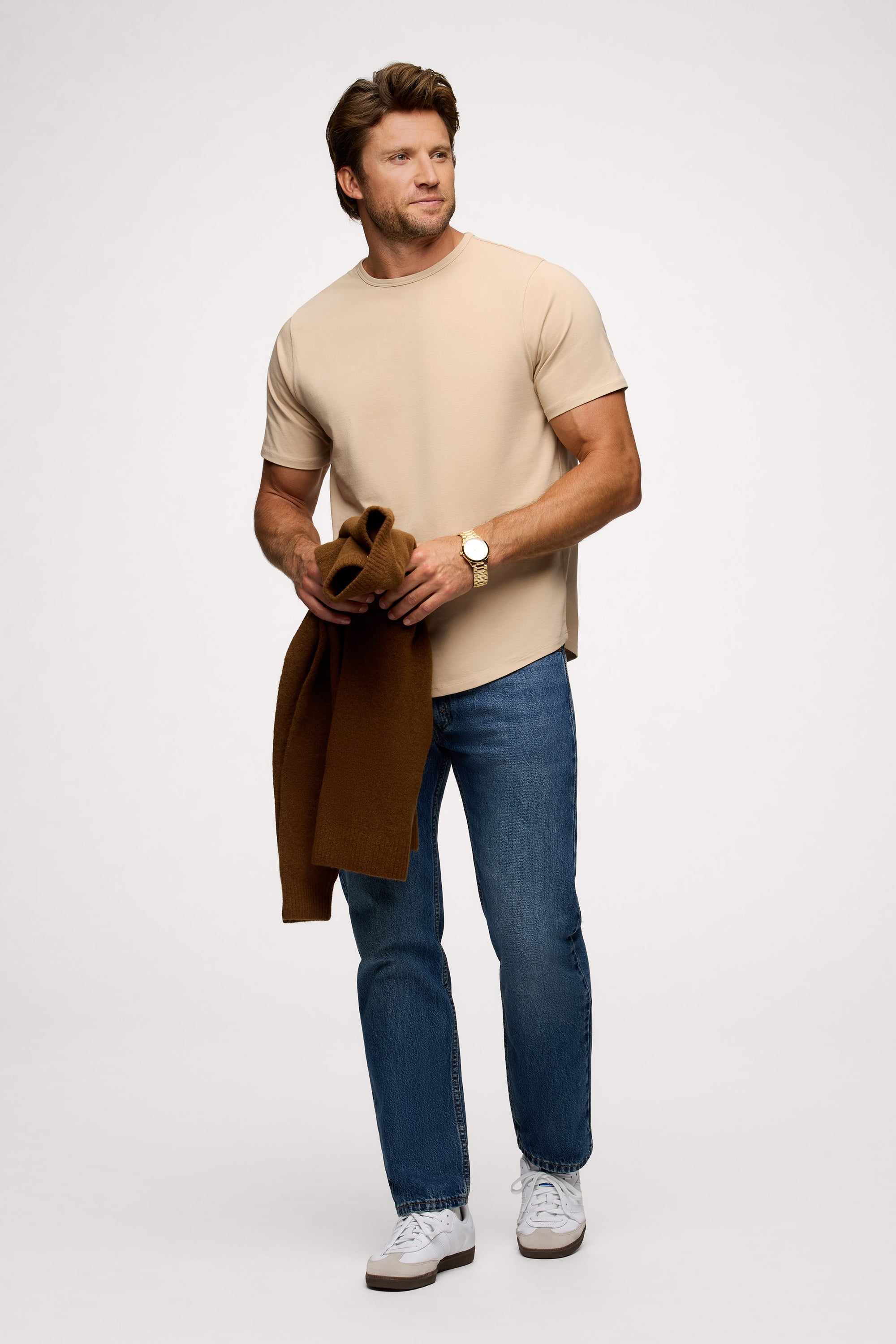 Men's Short Sleeve Curved Hem Tee