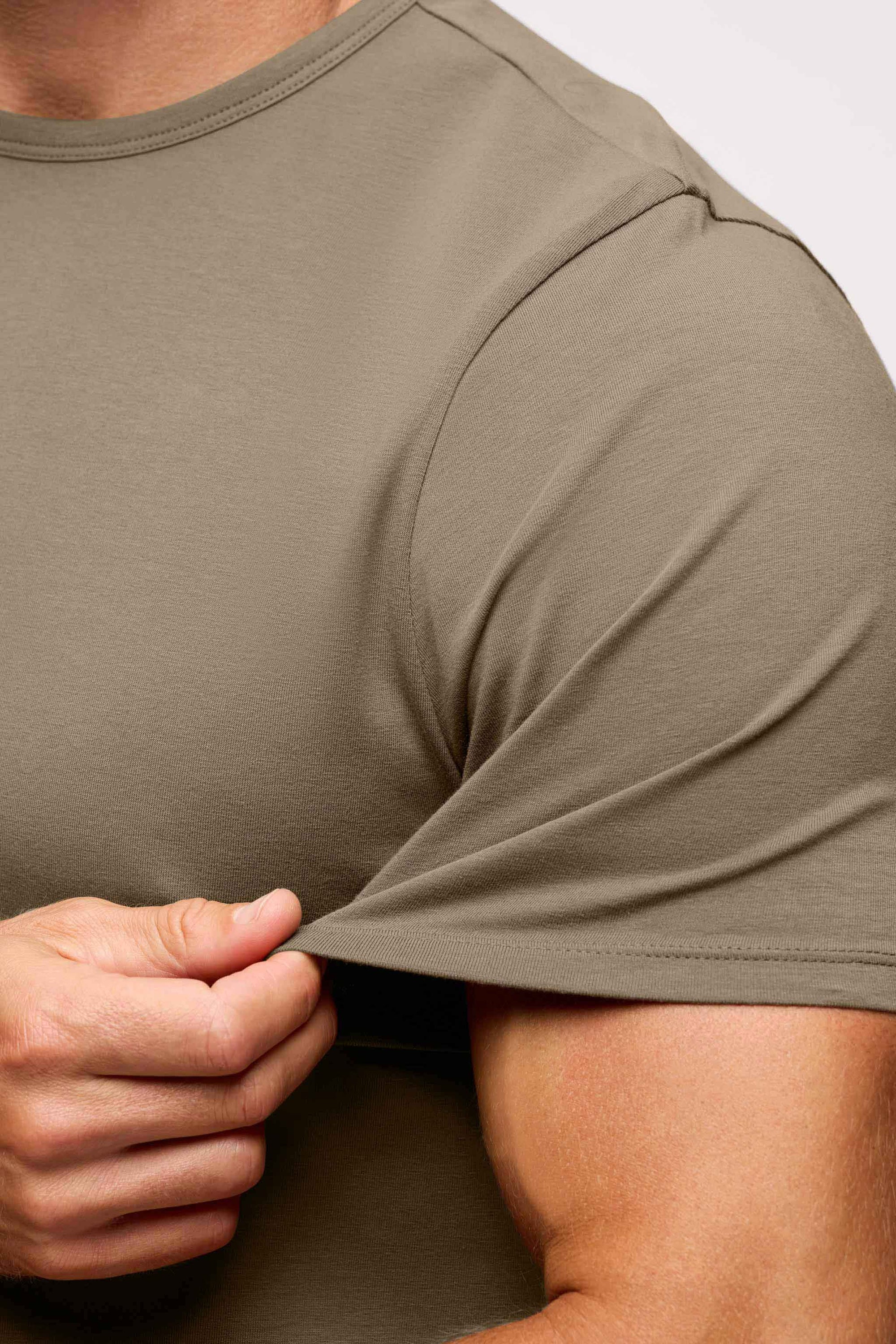 Men's Short Sleeve Curved Hem Tee