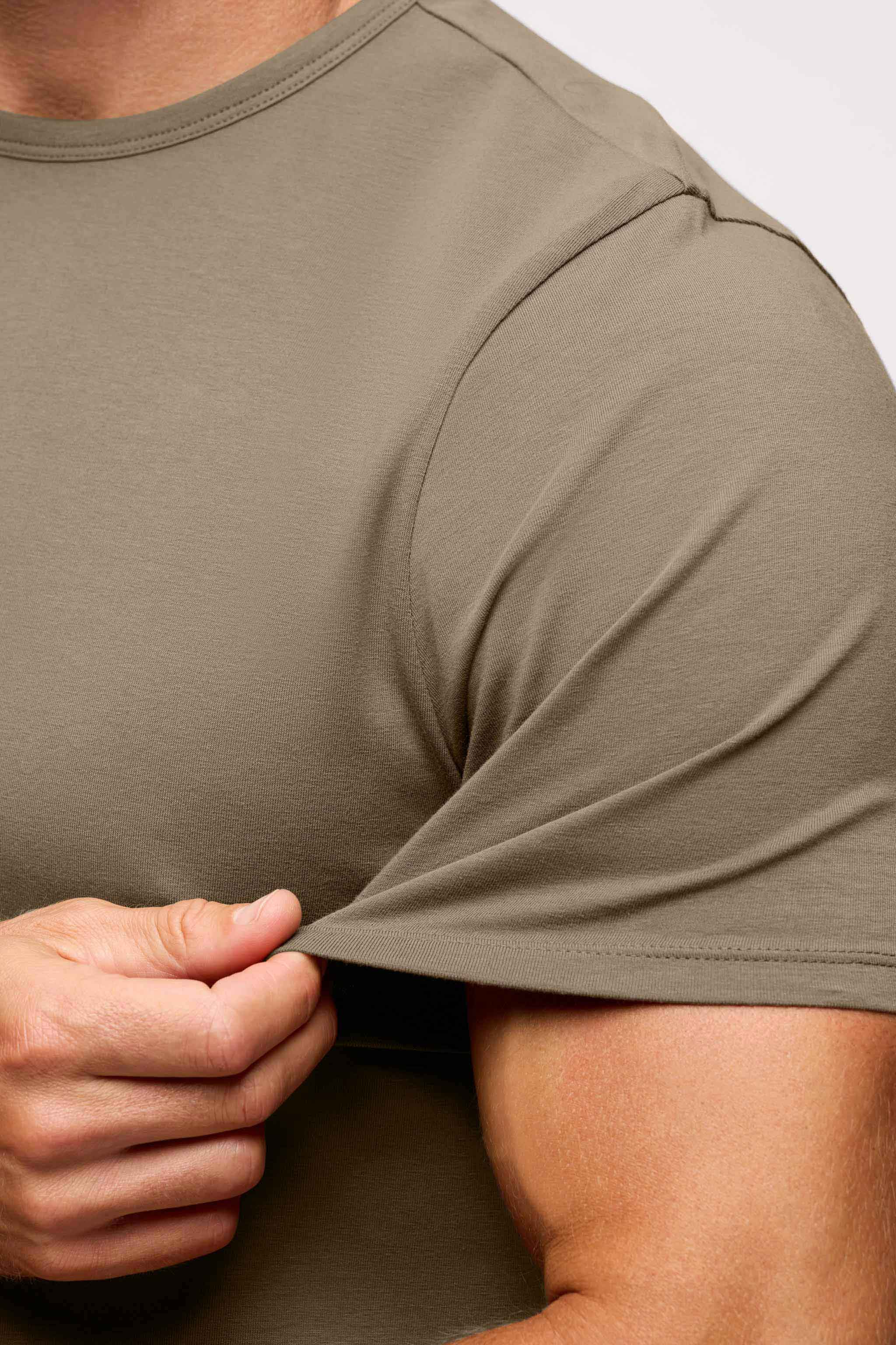 Men's Short Sleeve Curved Hem Tee