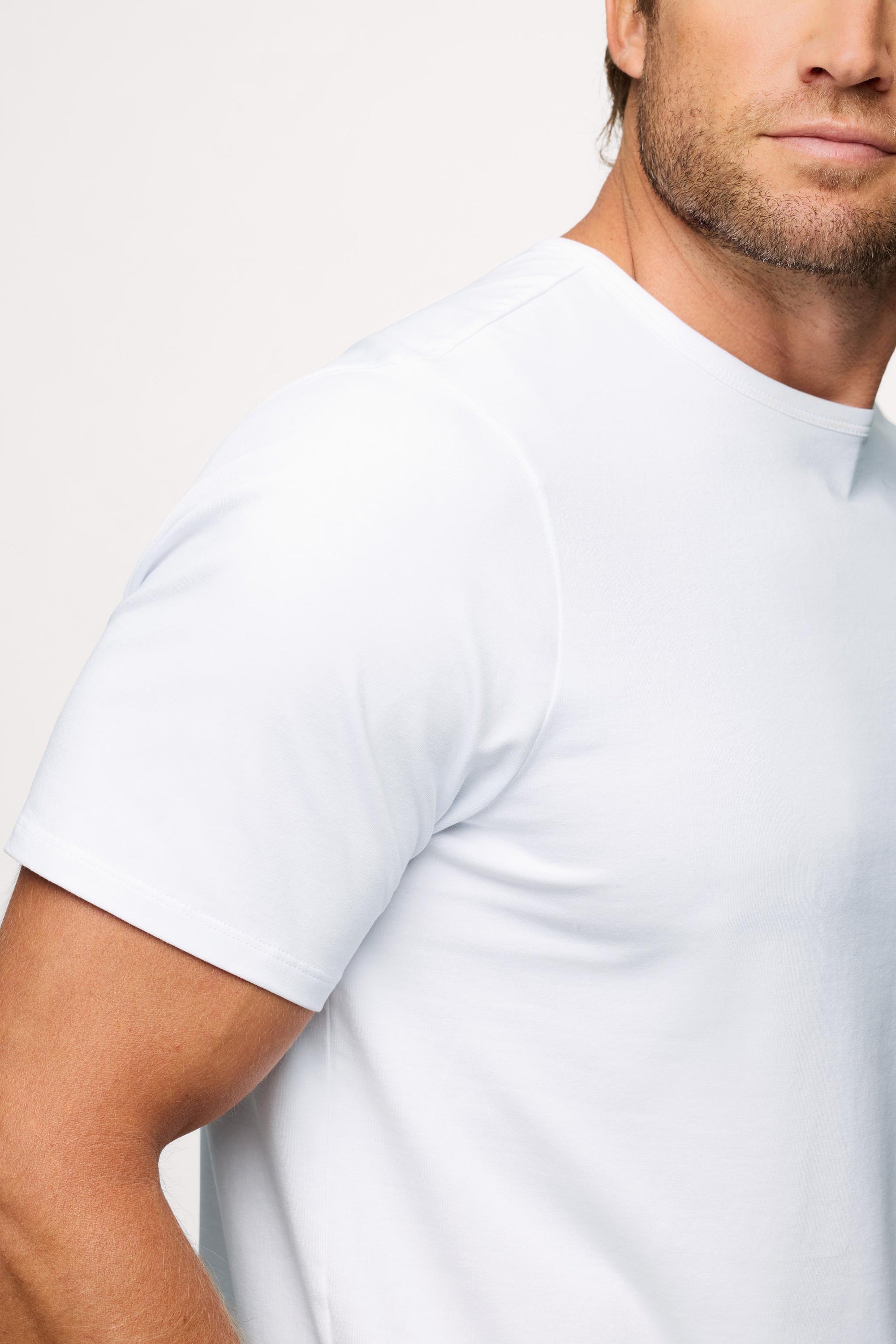 Men's Short Sleeve Curved Hem Tee