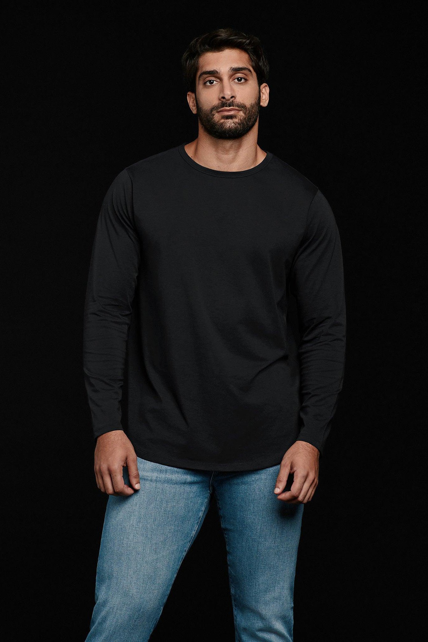 Men's Long Sleeve Curved Hem T-Shirt | Black