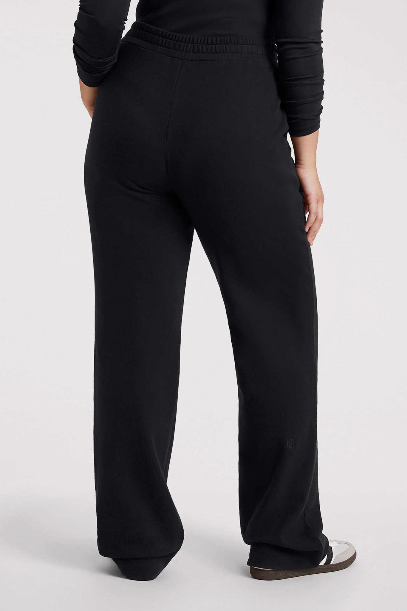 Wide Leg Sweatpant
