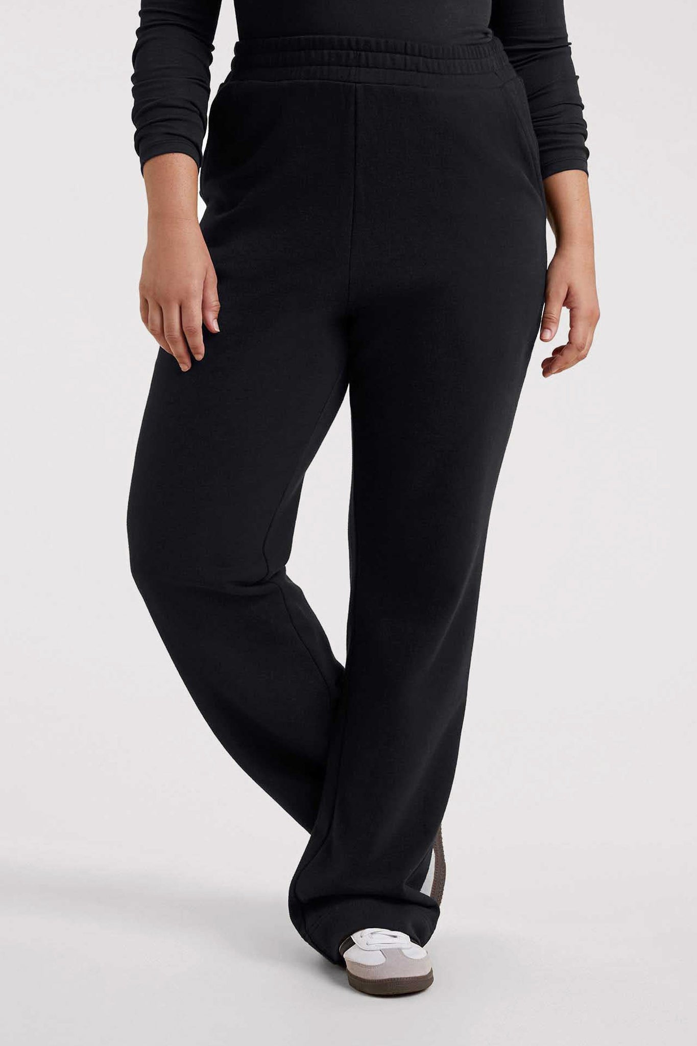 Wide Leg Sweatpant