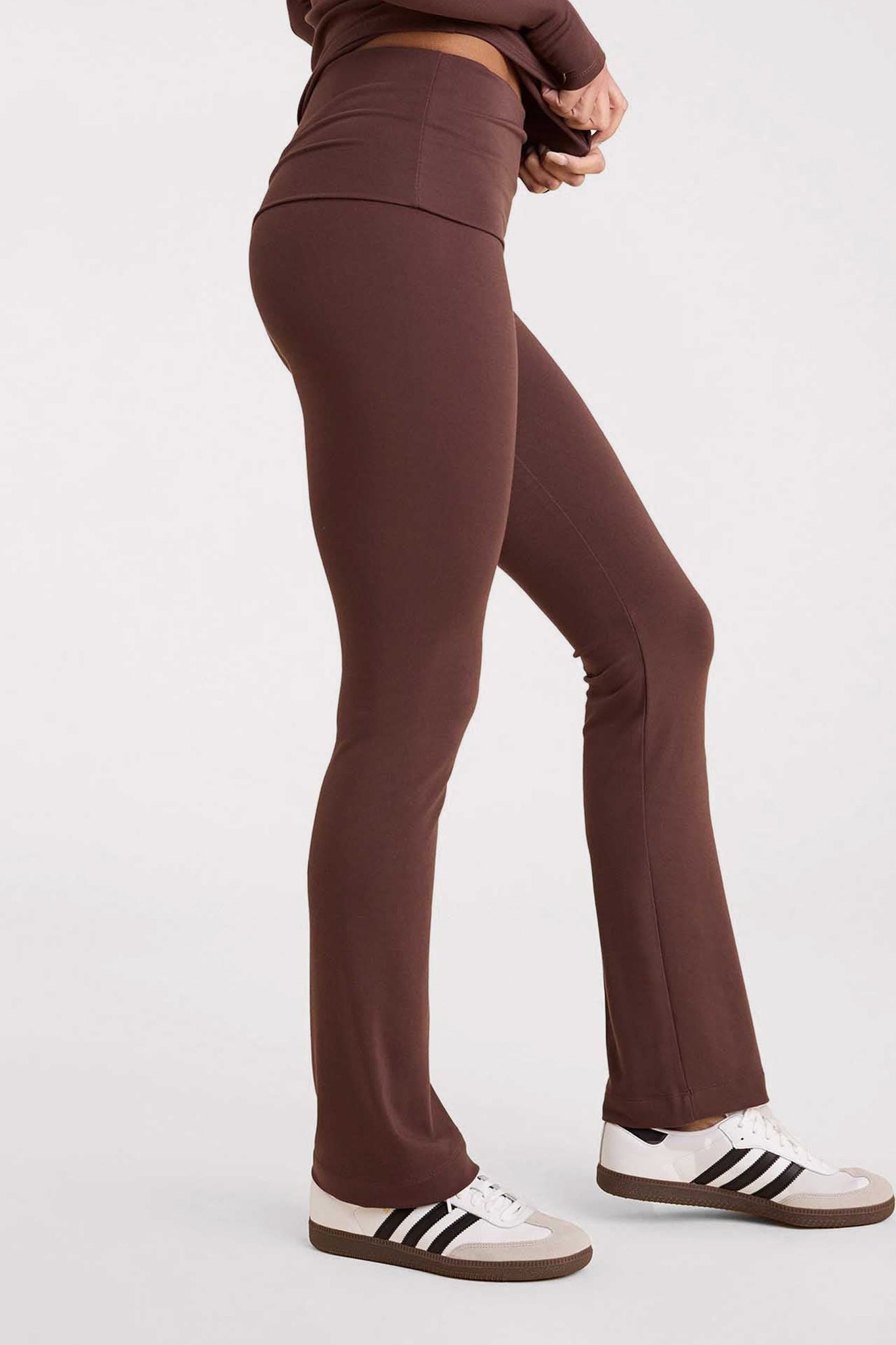 SwiftStretch Fold Over Legging | Coffee – nuuds