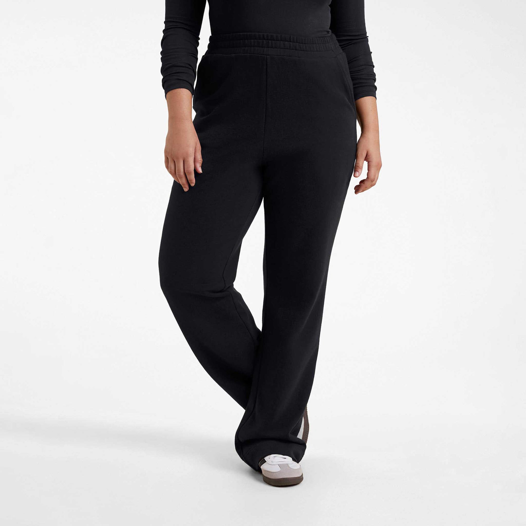 Wide Leg Sweatpant