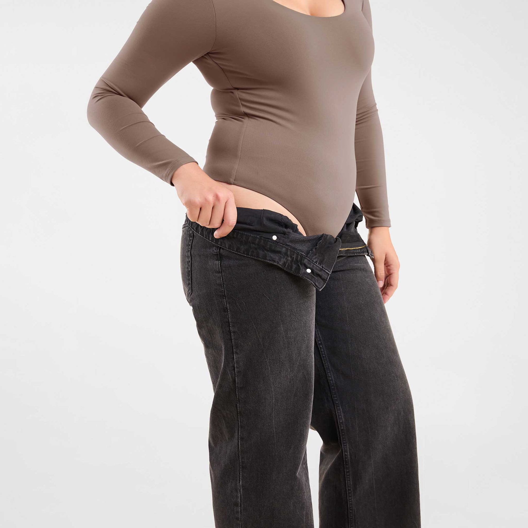 Long Sleeve Scoop Neck Bodysuit | Mocha