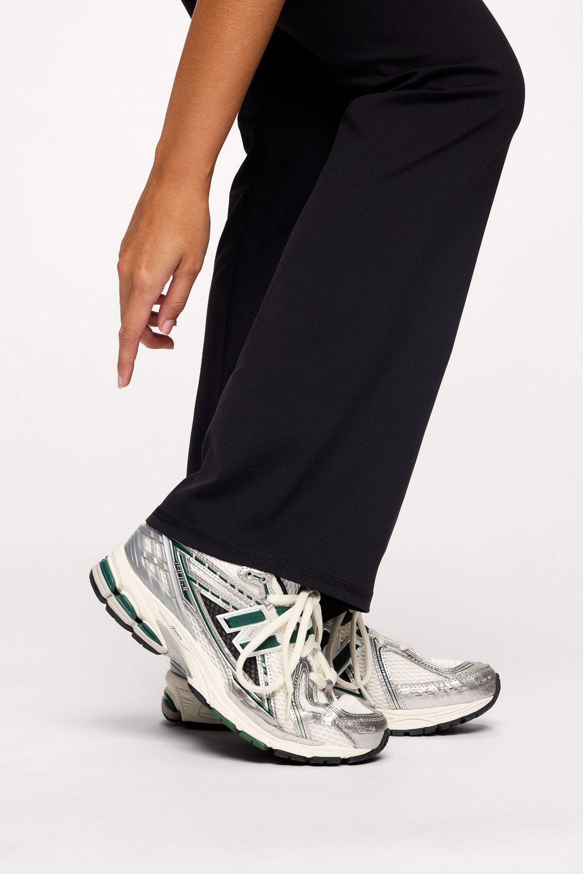 Color:Black | Motion Flare Legging