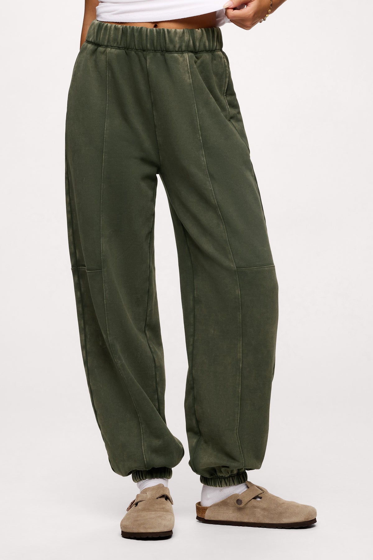 Color:Darkest Olive | nuuds women’s jogger pants relaxed fit - soft fleece fabric jogger pants for women
