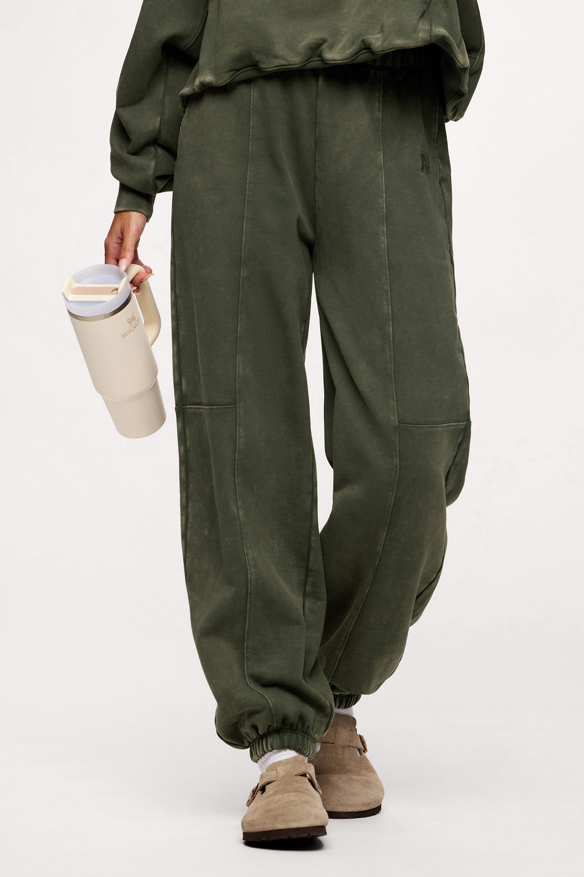 Color:Darkest Olive | nuuds women’s jogger pants relaxed fit - soft fleece fabric jogger pants for women