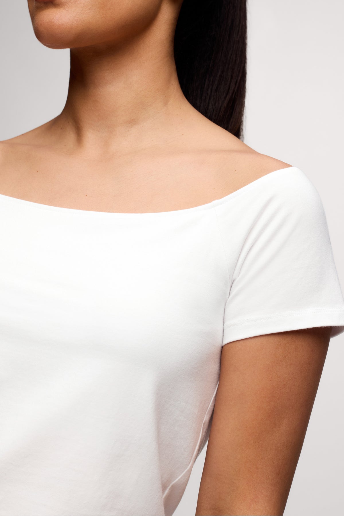 Color:White | Ease Tee