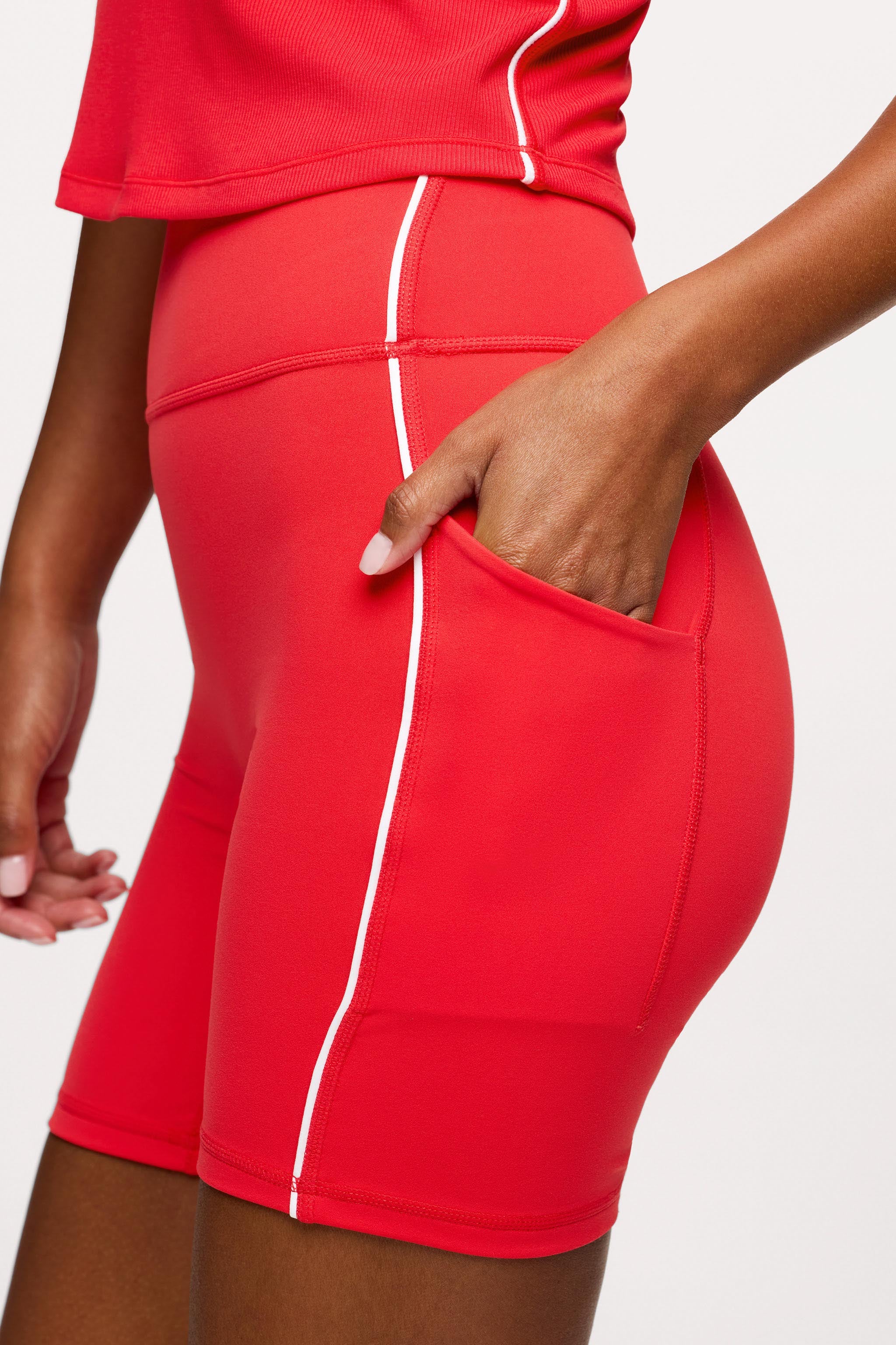 Motion Piped Biker Short with Pocket
