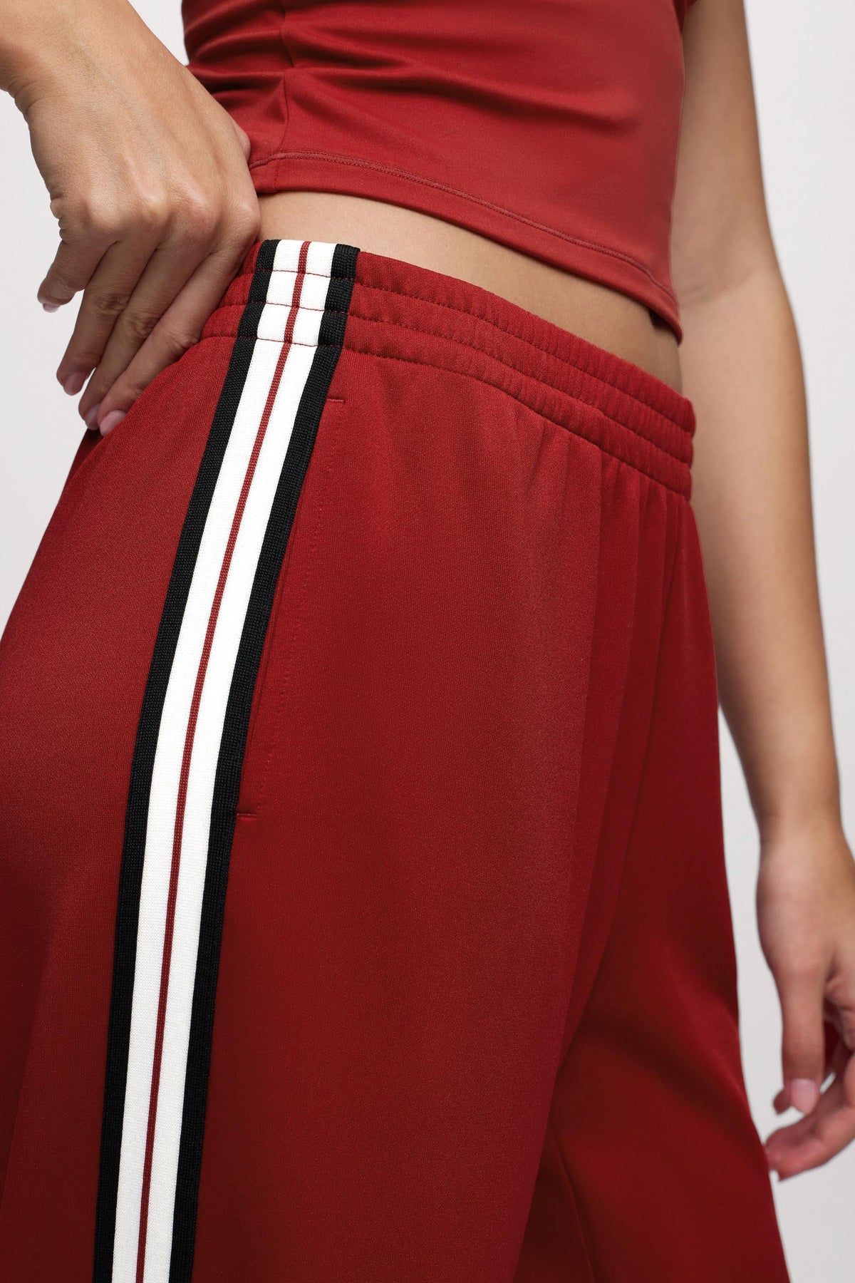 Color:Scarlet | Relay Pant