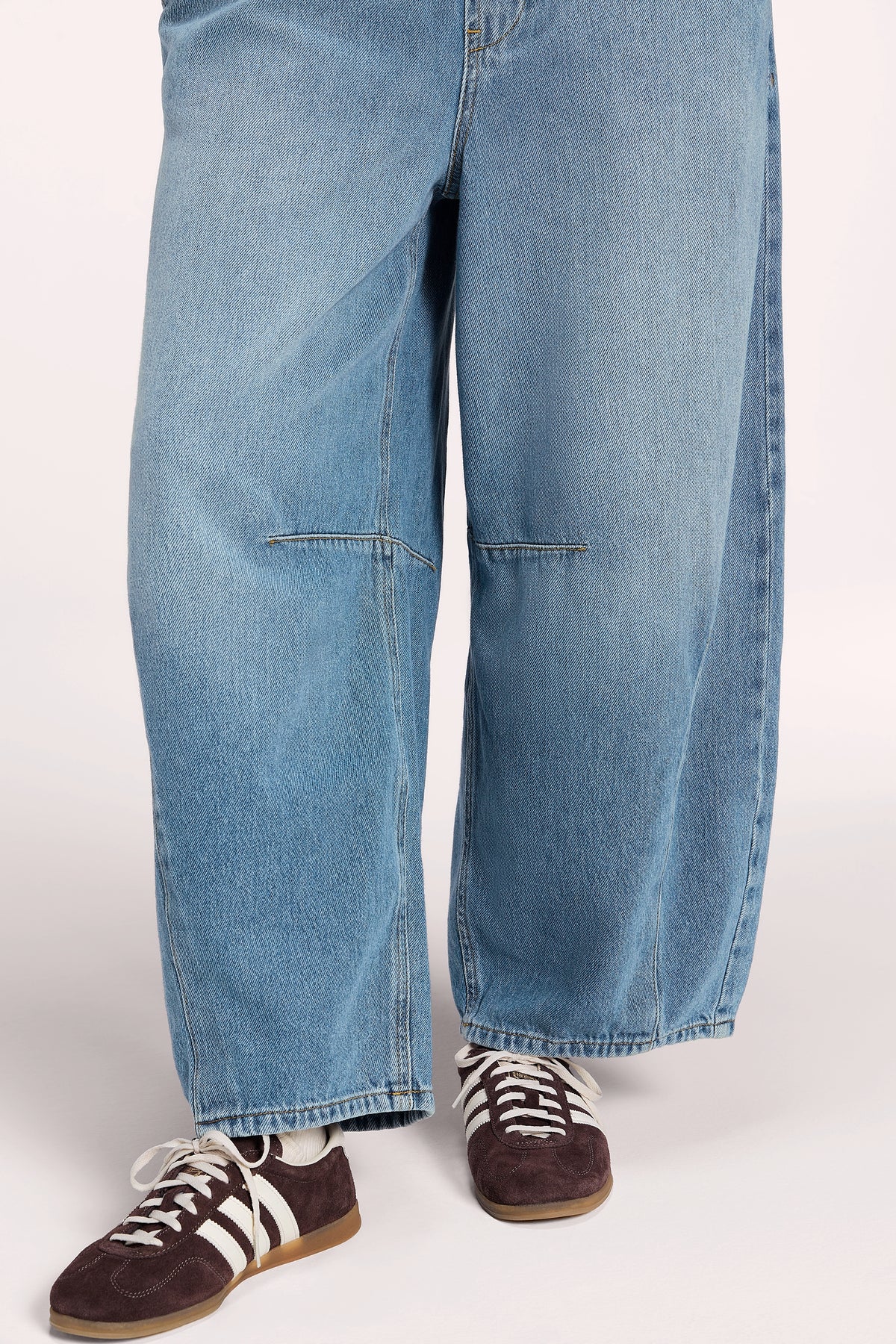 Color:June | Pull-On Barrel Denim Pant