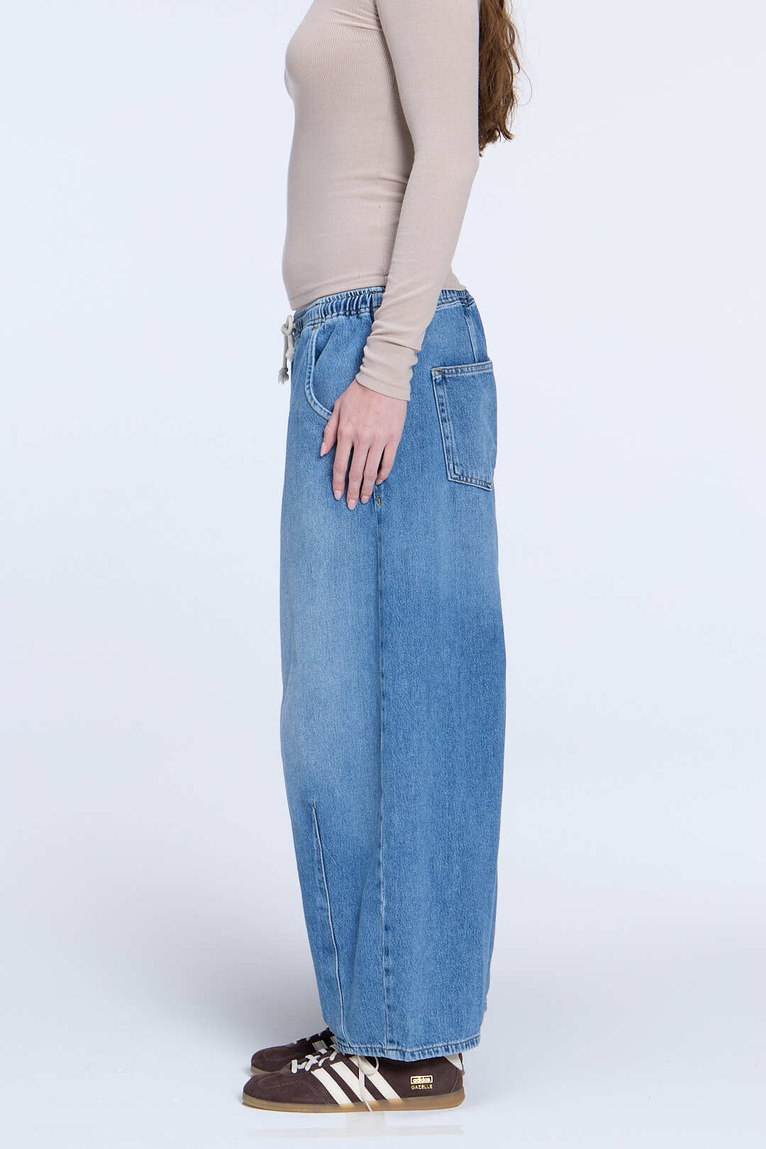 Color:June | Pull-On Barrel Denim Pant