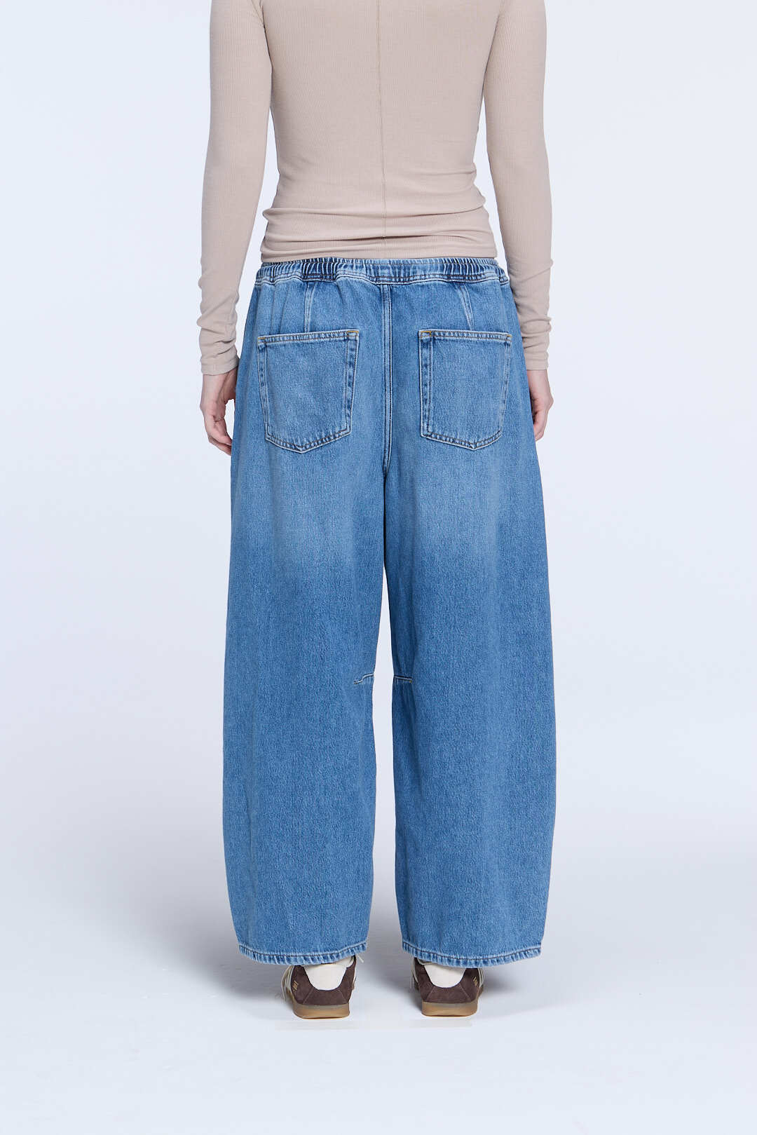 Color:June | Pull-On Barrel Denim Pant