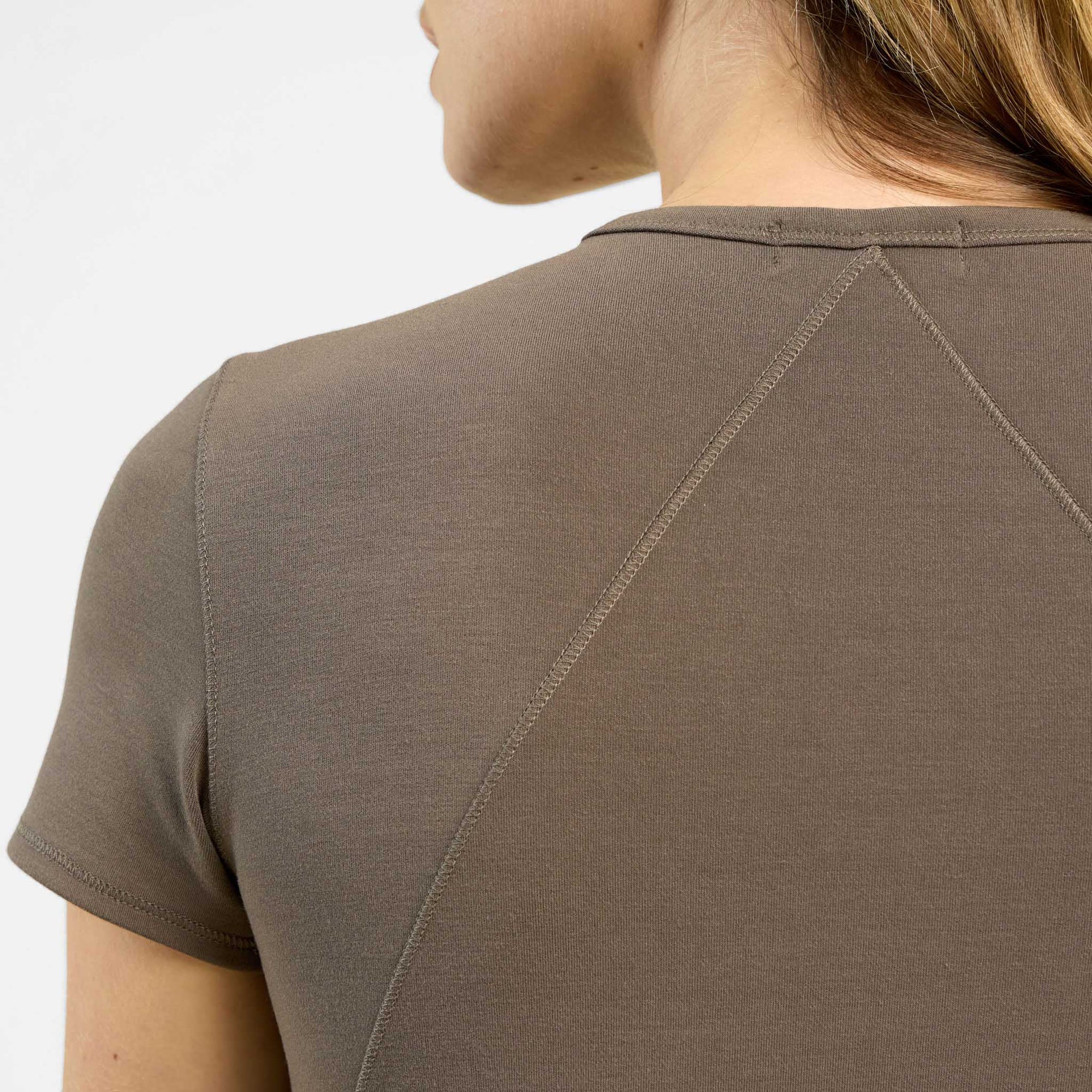 SwiftStretch Seamed Tee