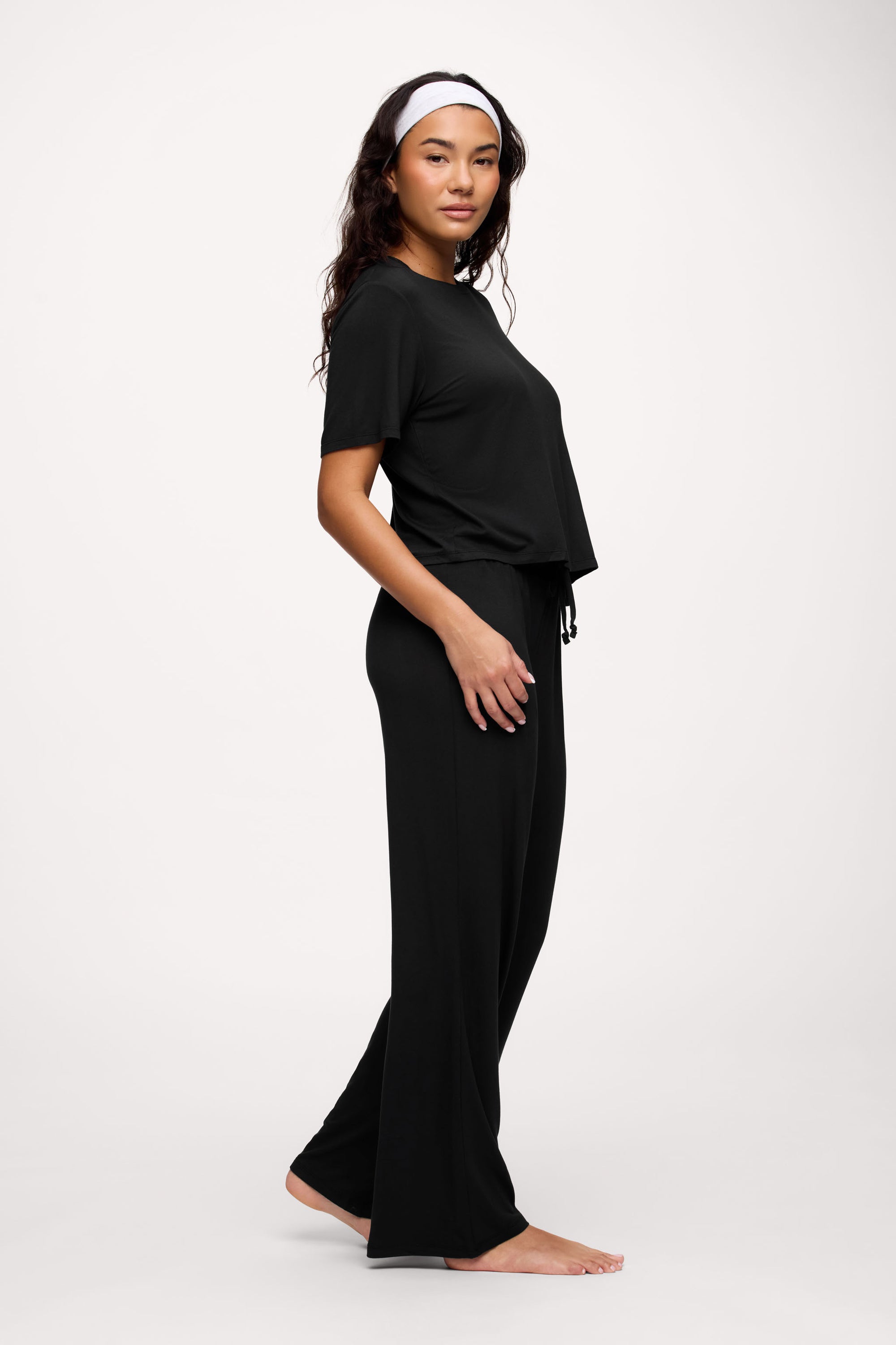 nuuds women’s matching pajama set - soft cooling pajamas for women short sleeve + pant