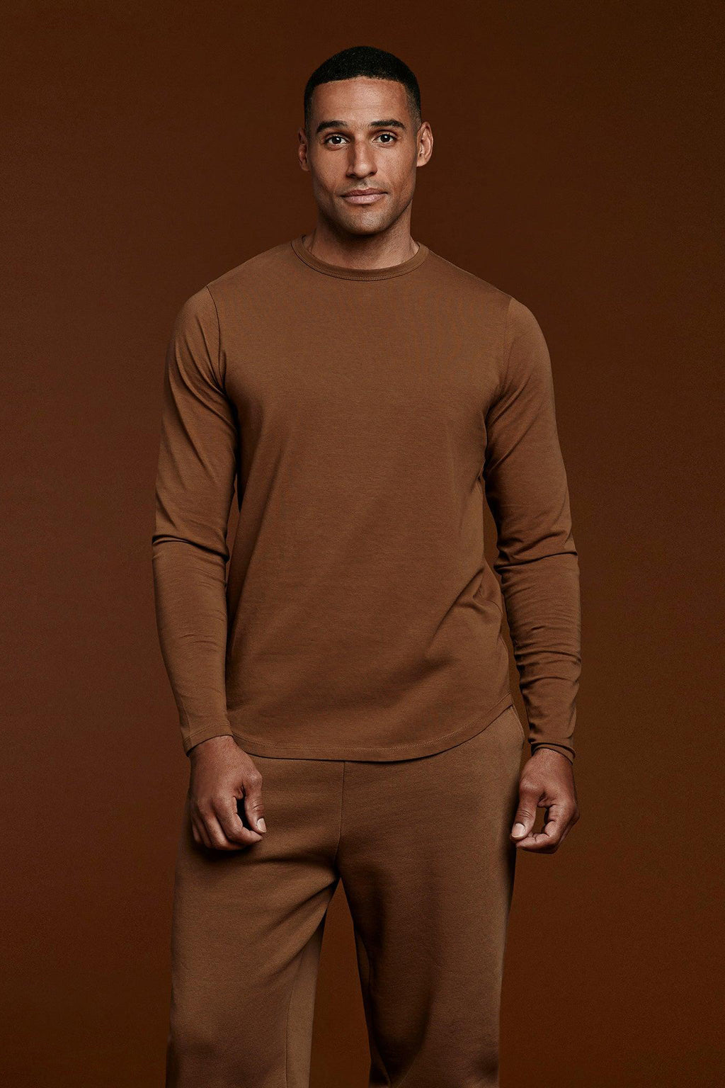 Men's Long Sleeve Curved Hem T-Shirt | Chocolate