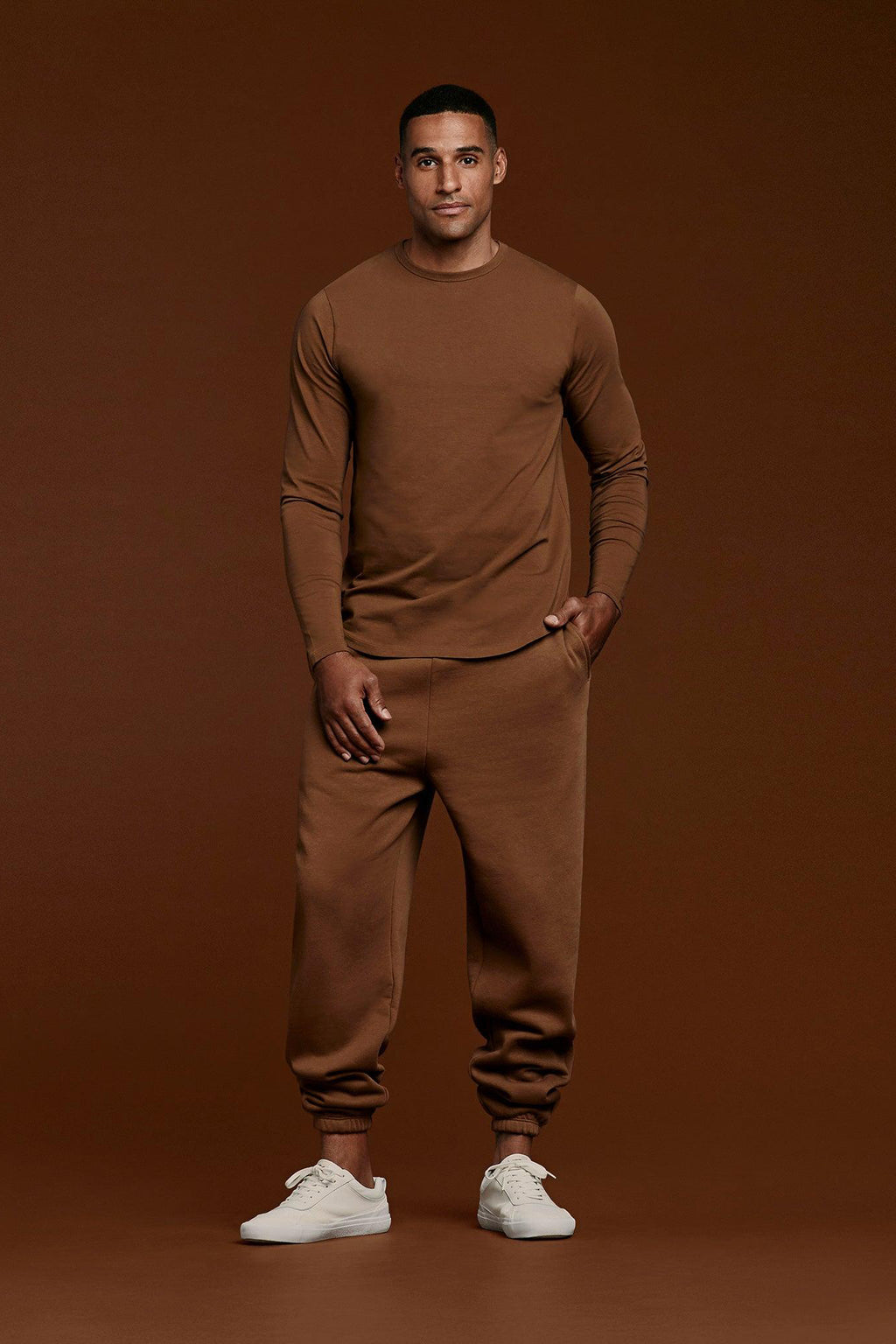 Men's Long Sleeve Curved Hem T-Shirt | Chocolate