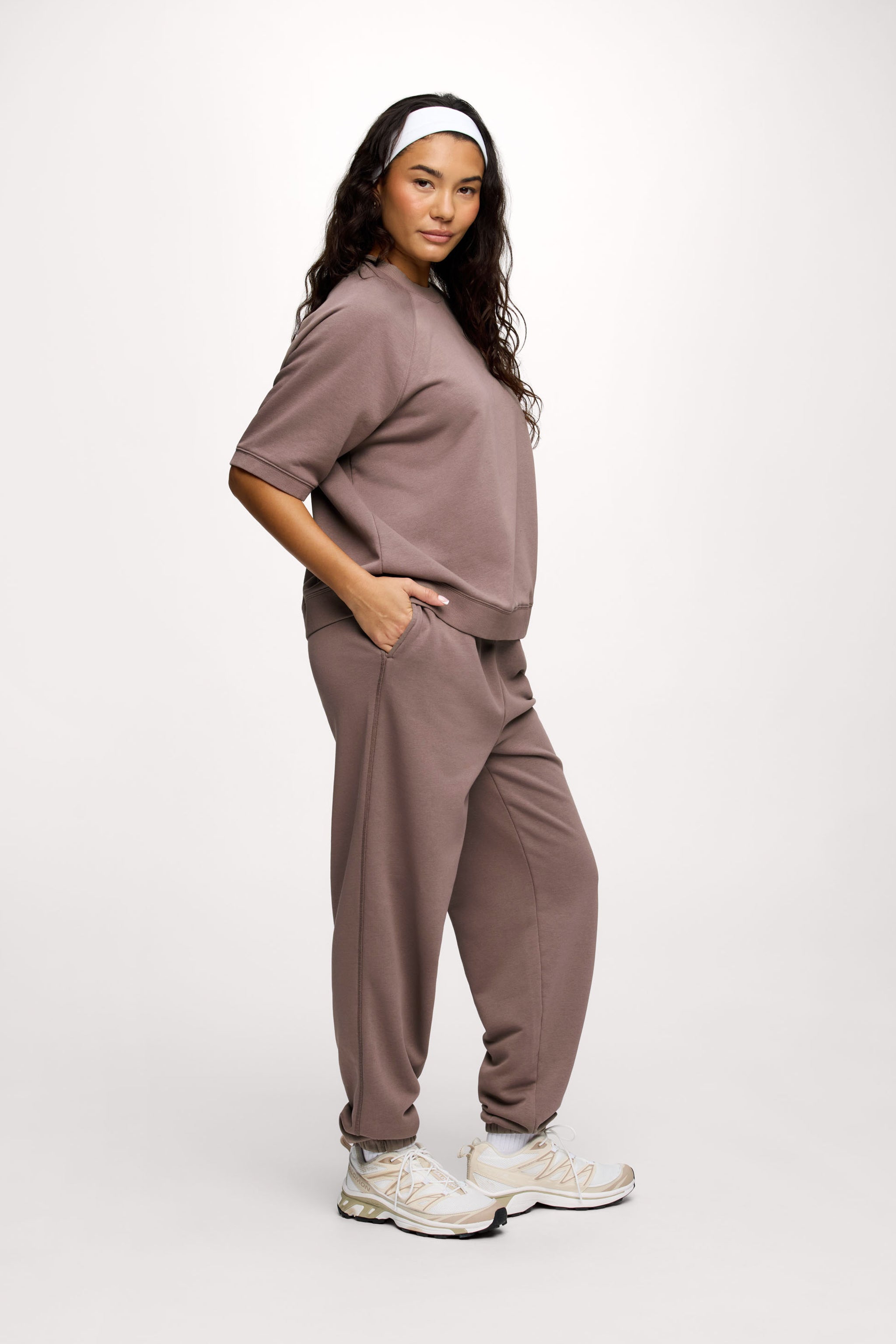 トレーナー/スウェット Short Sleeve Sweatshirt Brown AE Short-Sleeve Sweatshirt | American Eagle