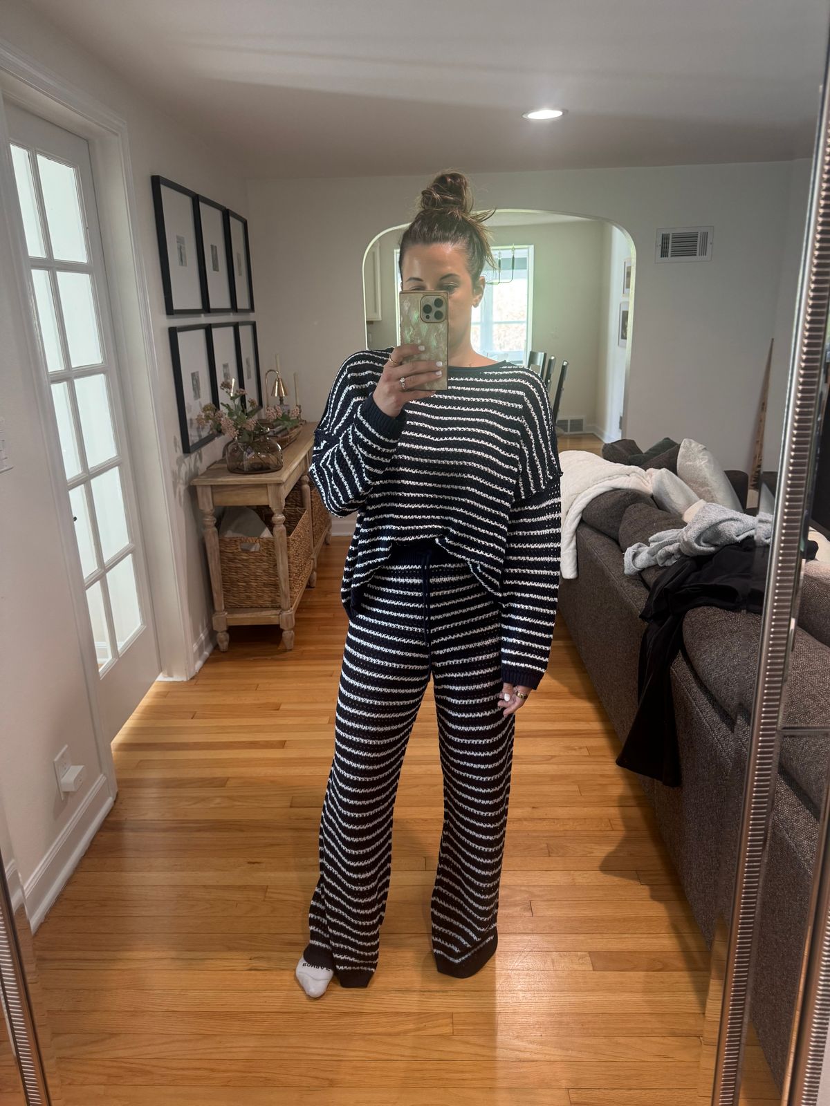 This set is absolute perfection. I love the way it fits and will be perfect for summer. I am a size 27/28 in jeans an...
