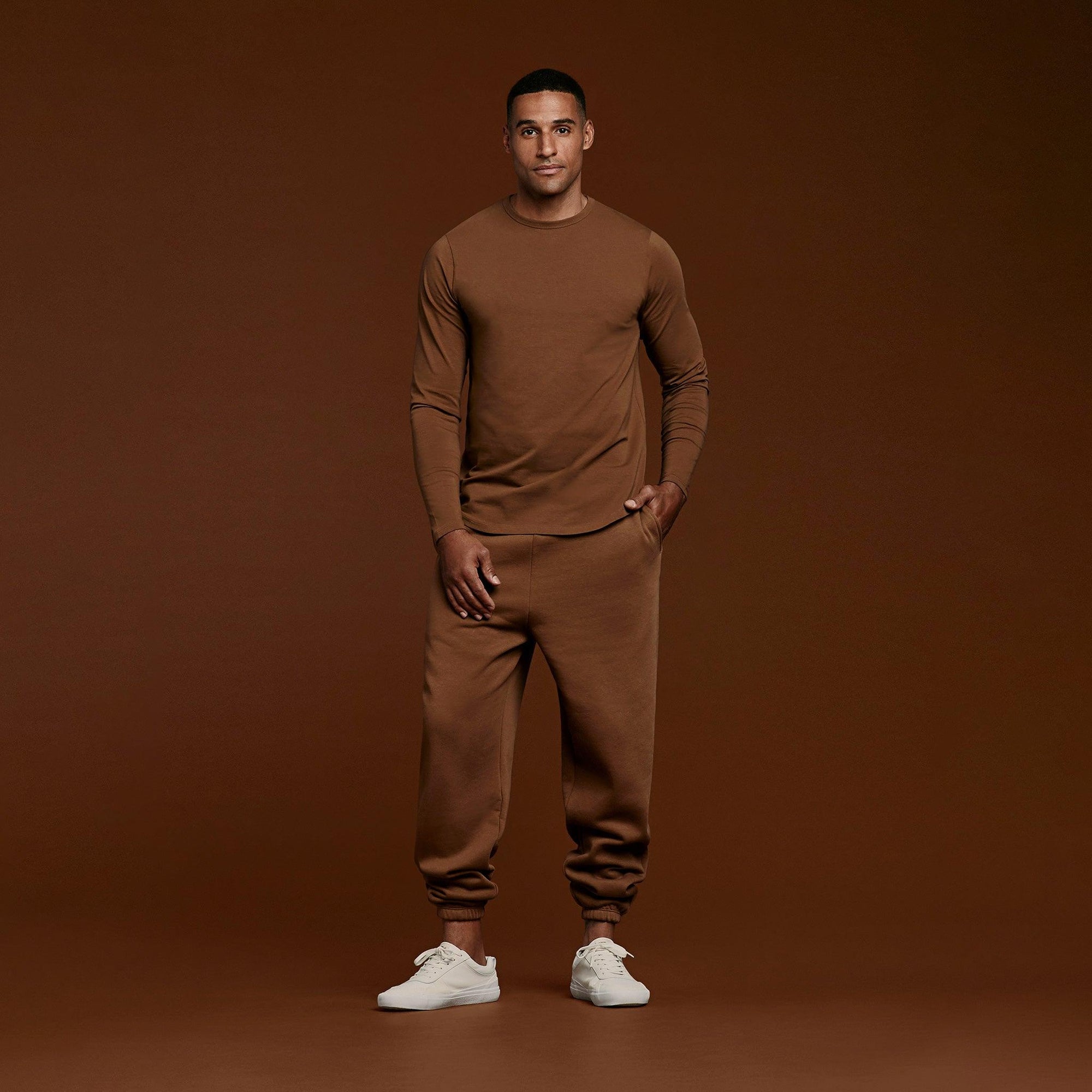 Men's Long Sleeve Curved Hem T-Shirt | Chocolate