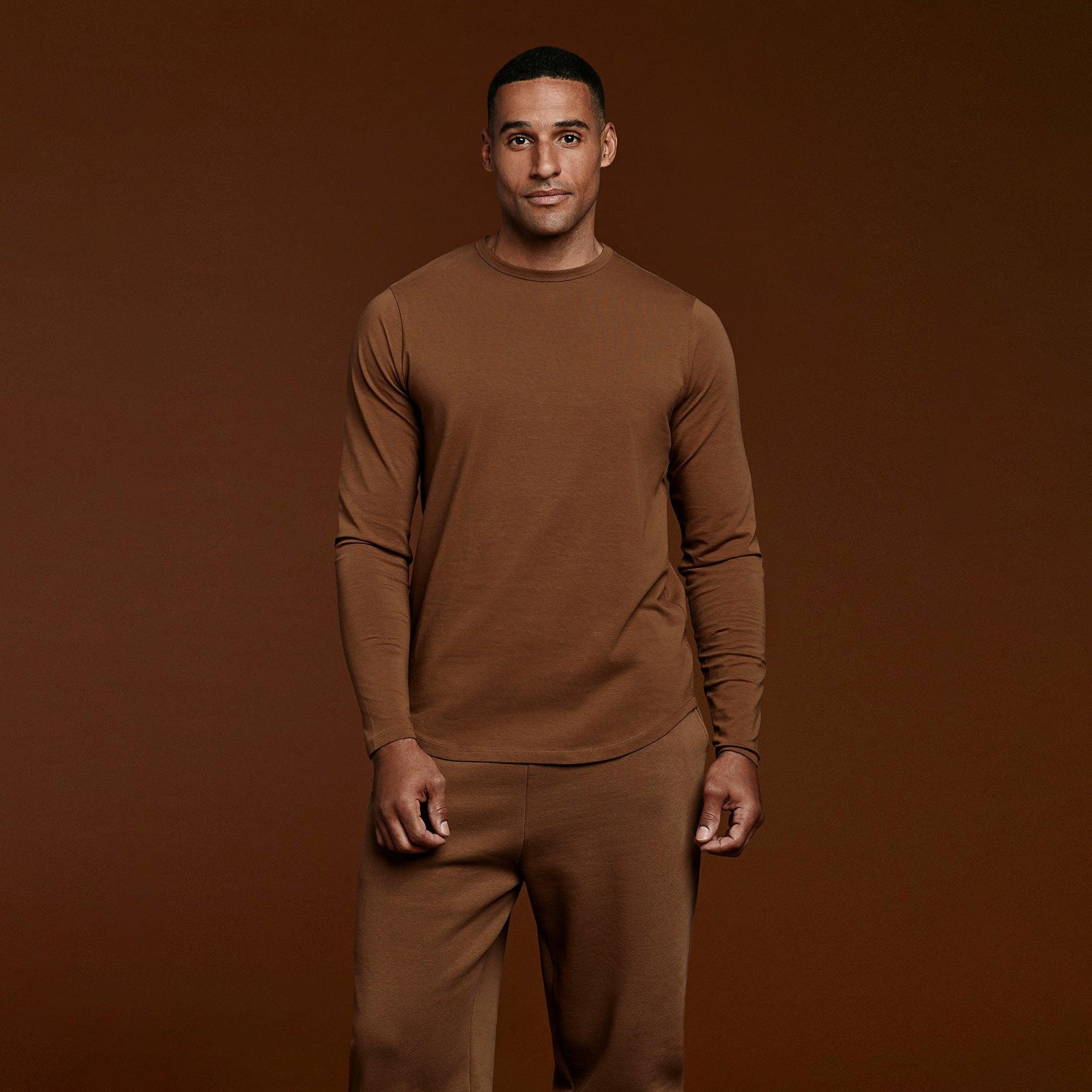 Men's Long Sleeve Curved Hem T-Shirt | Chocolate